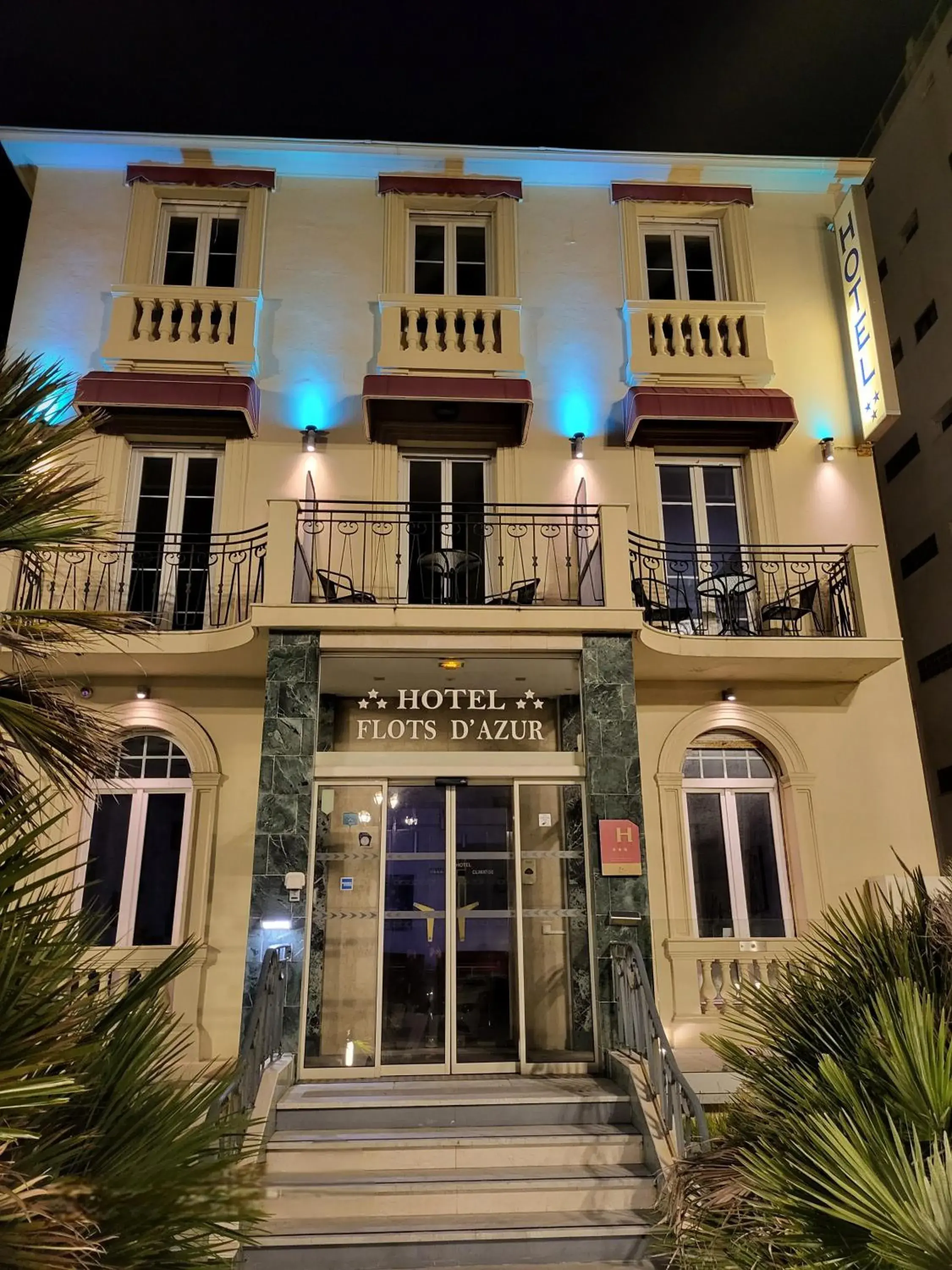 Property Building in Hotel Flots d'Azur