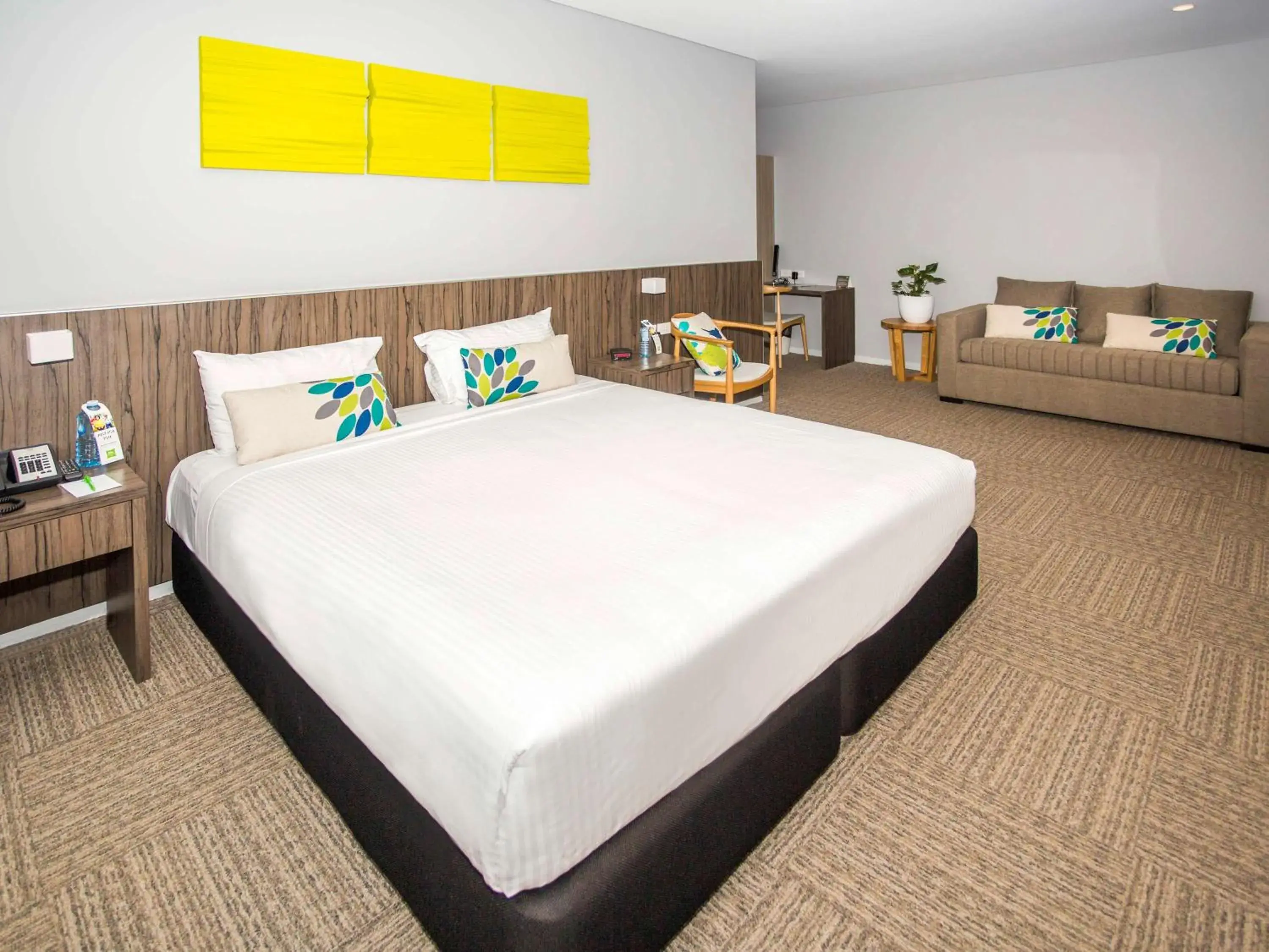 Photo of the whole room, Bed in Ibis Styles The Entrance