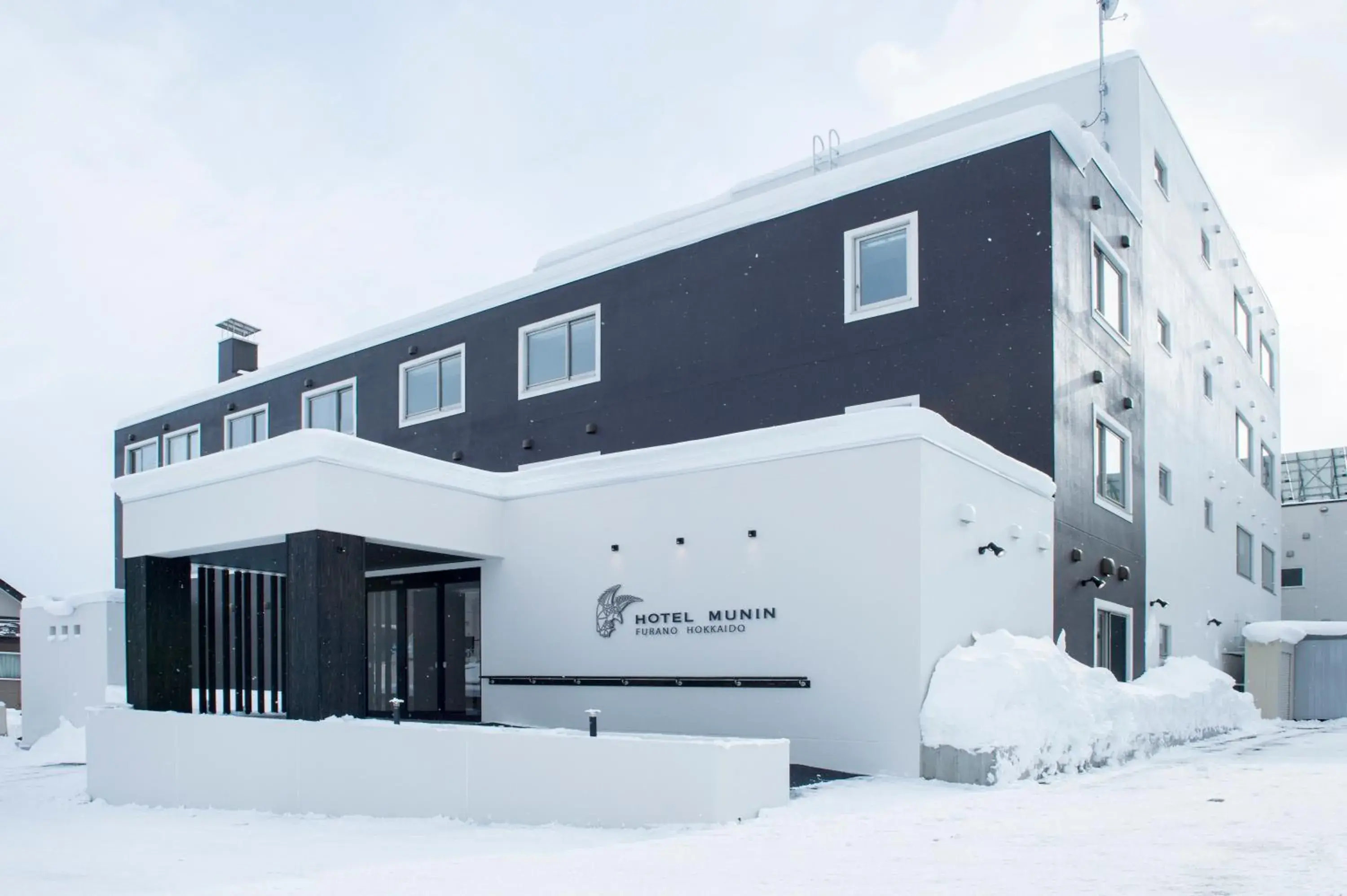 Facade/entrance, Winter in Hotel Munin Furano