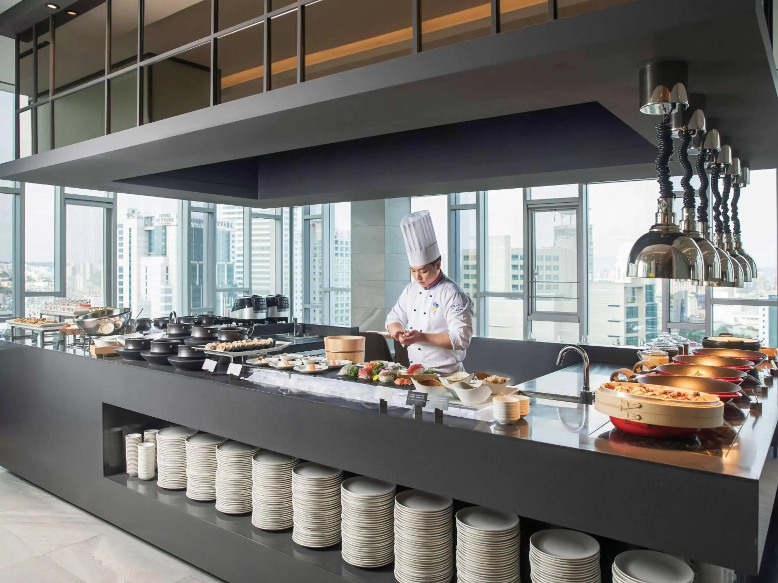 Restaurant/places to eat in Novotel Ambassador Seoul Dongdaemun Hotels & Residences