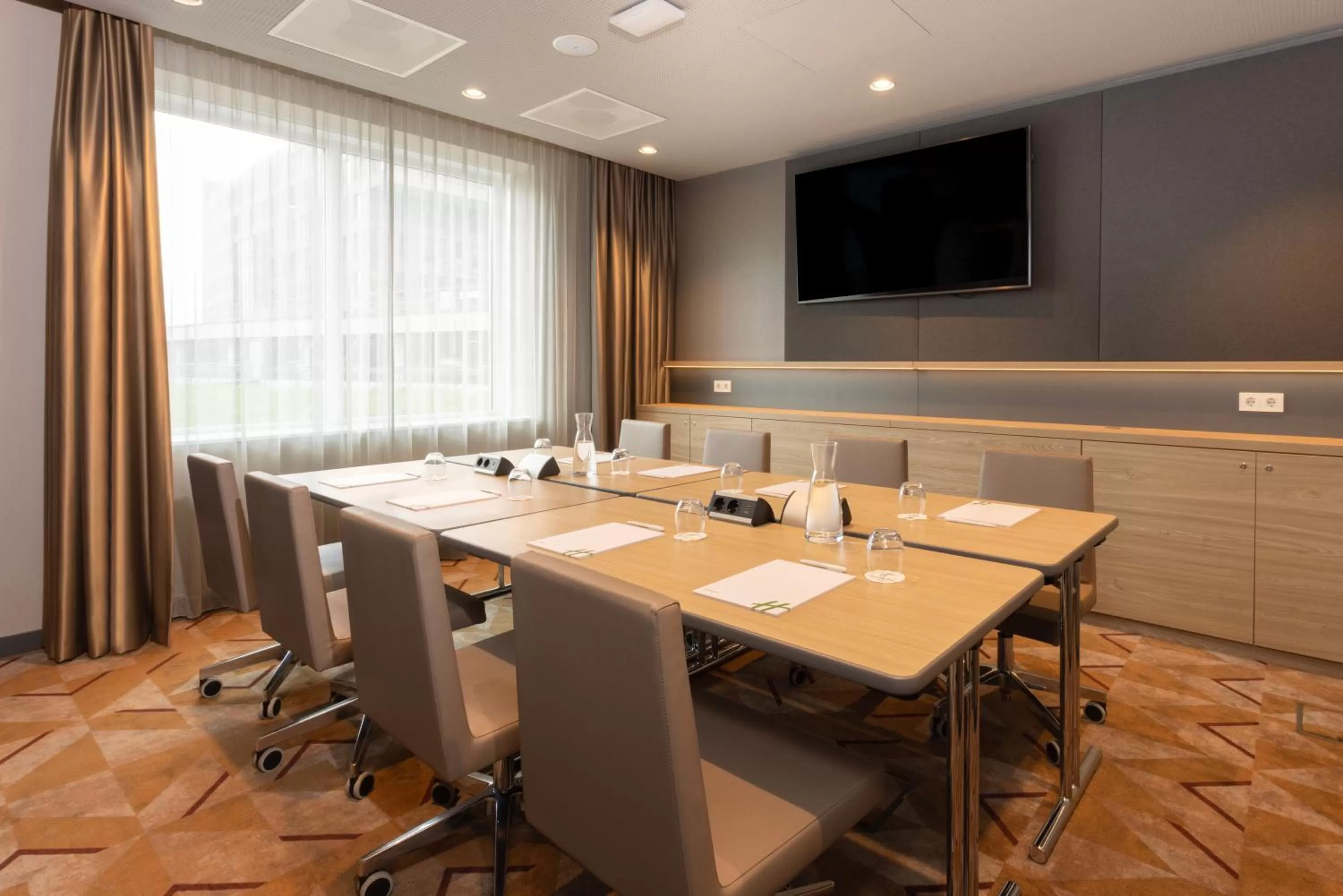 Meeting/conference room in Holiday Inn - Eindhoven Airport by IHG