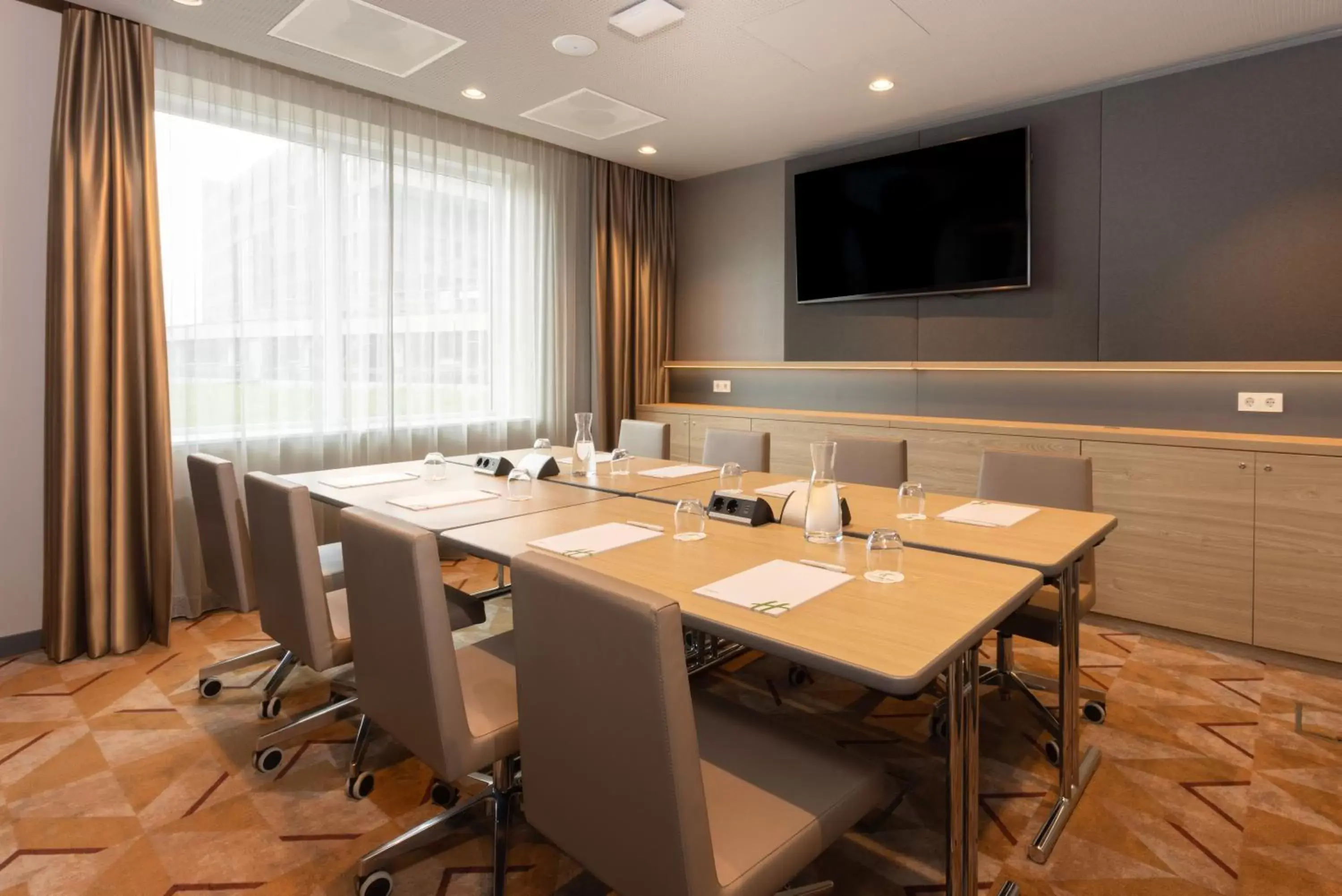 Meeting/conference room in Holiday Inn - Eindhoven Airport, an IHG Hotel