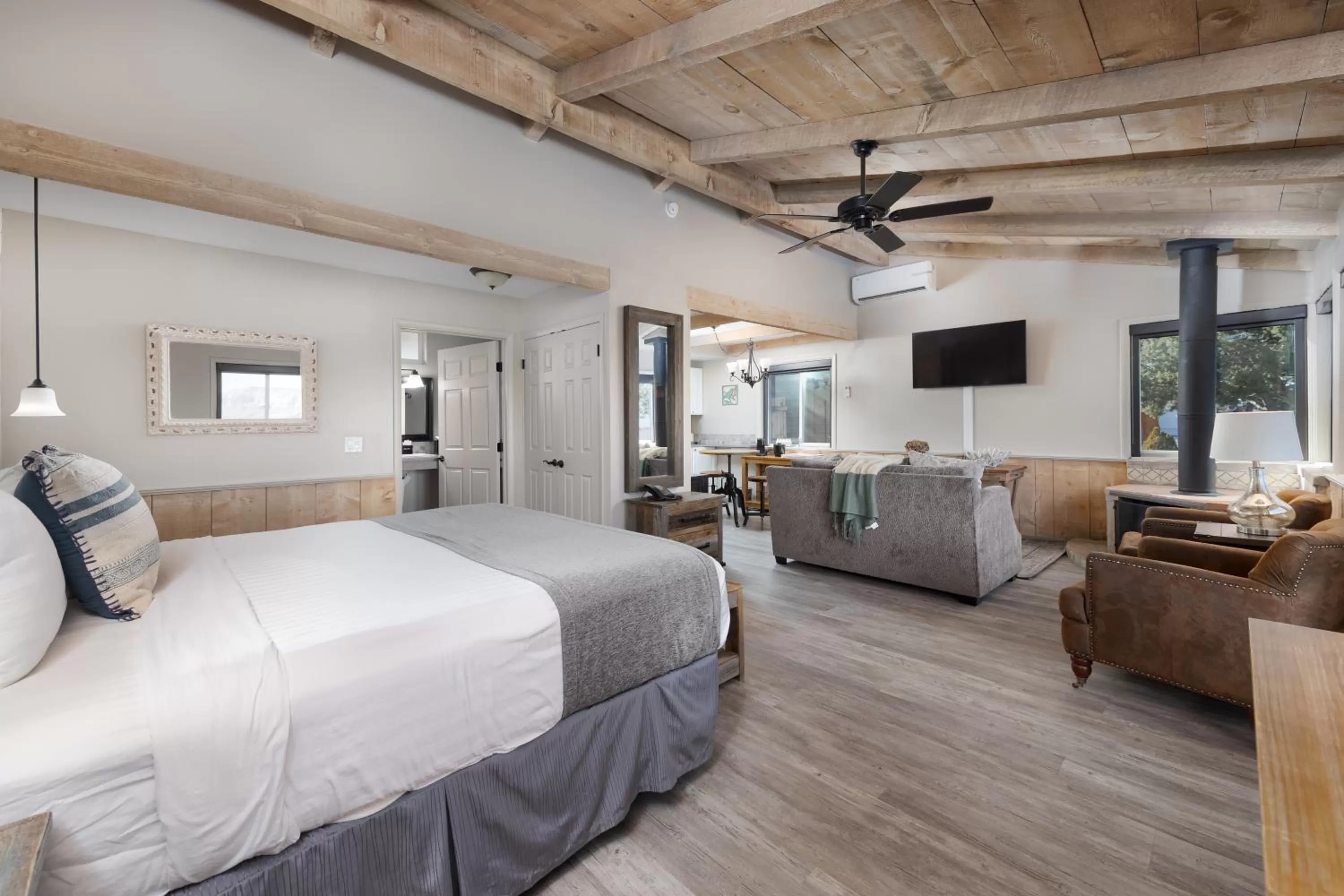 Bed in Sky Ranch Lodge