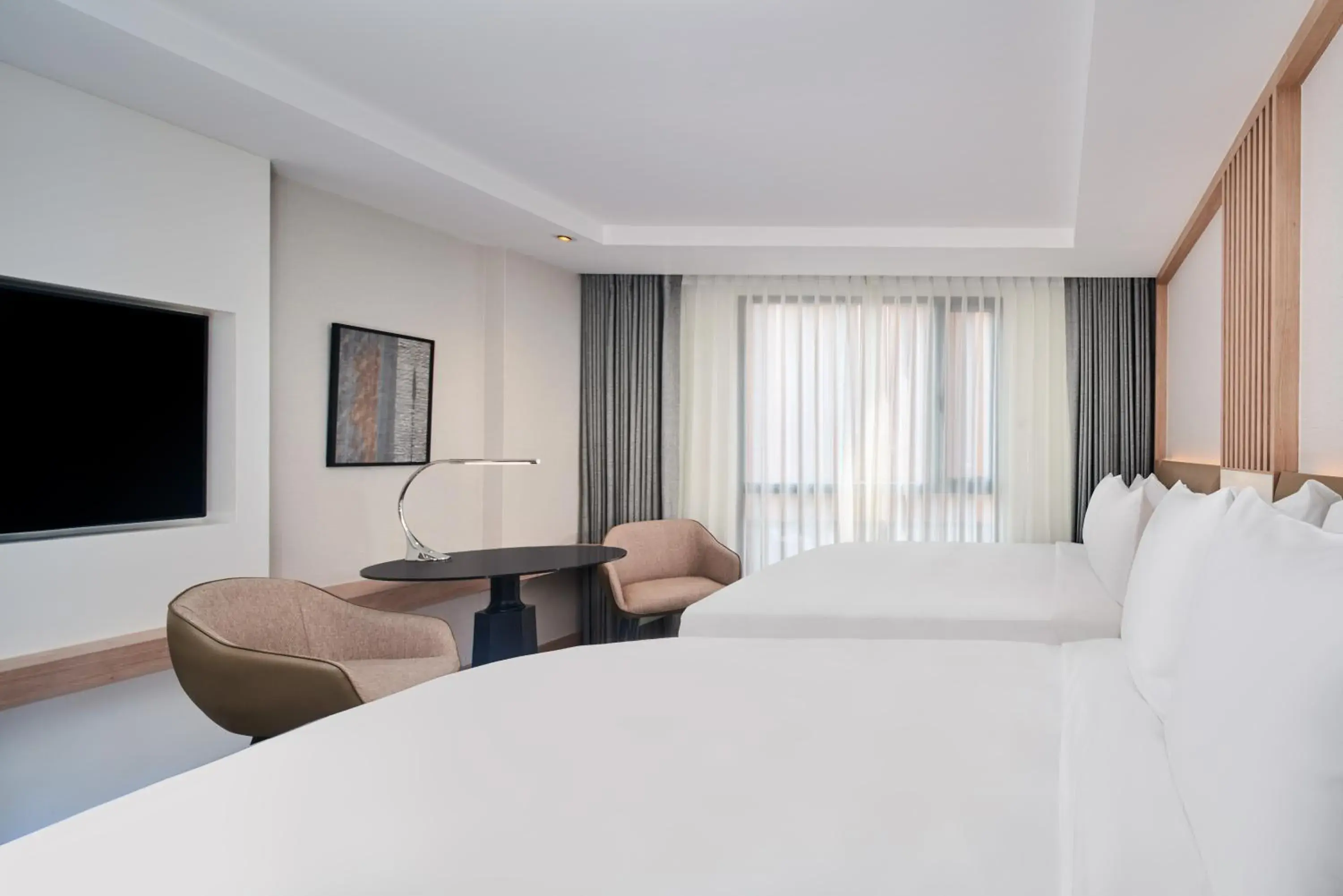 Bed, TV/Entertainment Center in Courtyard by Marriott North Pattaya