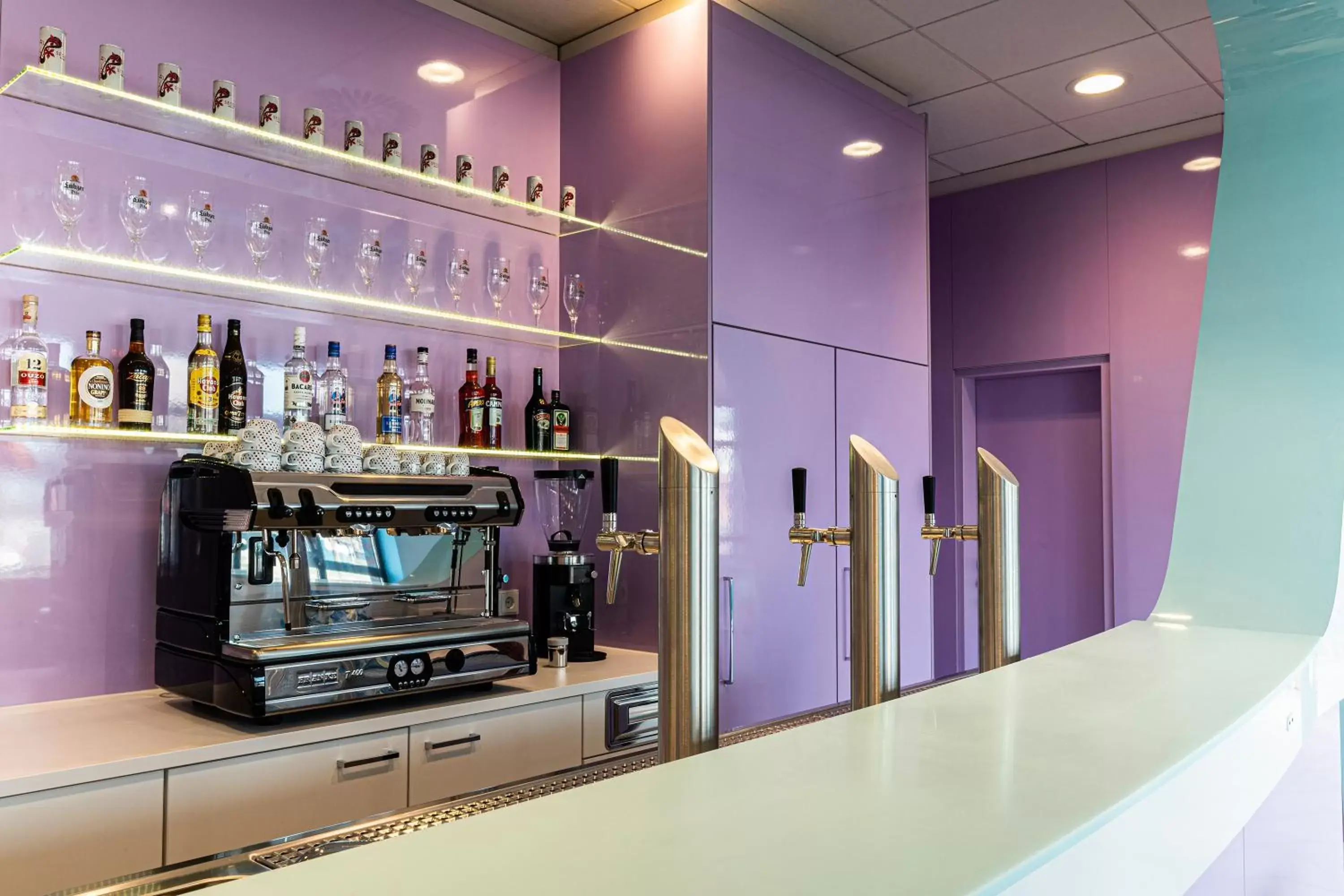 Lounge or bar in prizeotel Rostock-City