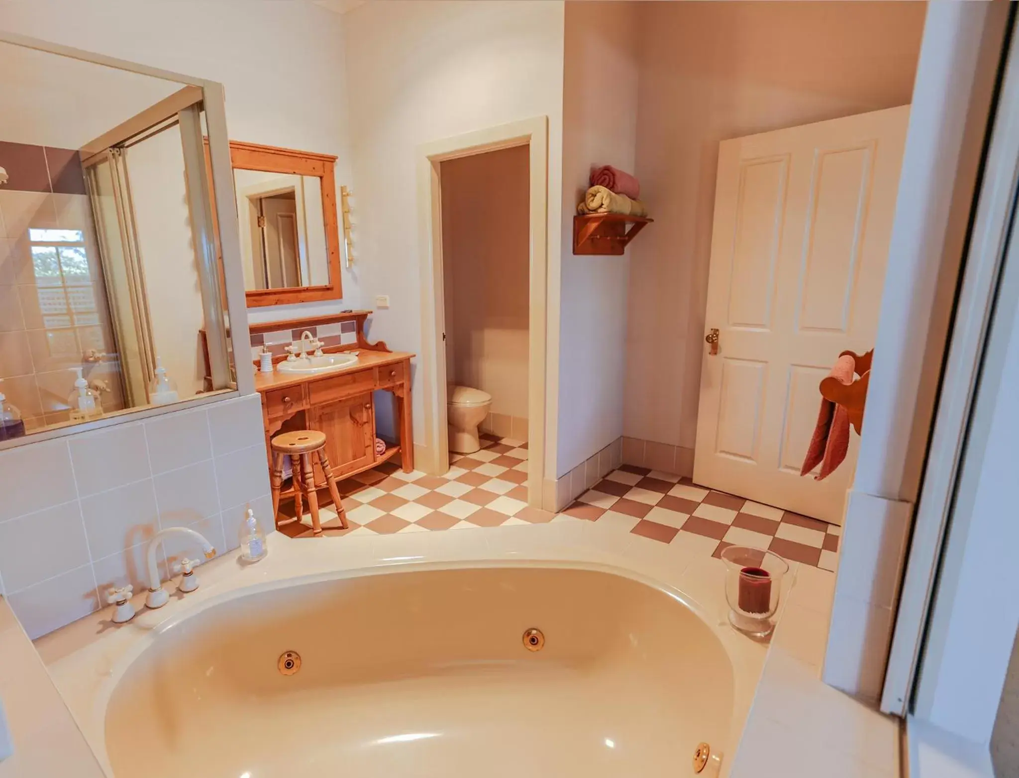 Decorative detail, Bathroom in Strathearn Park Lodge