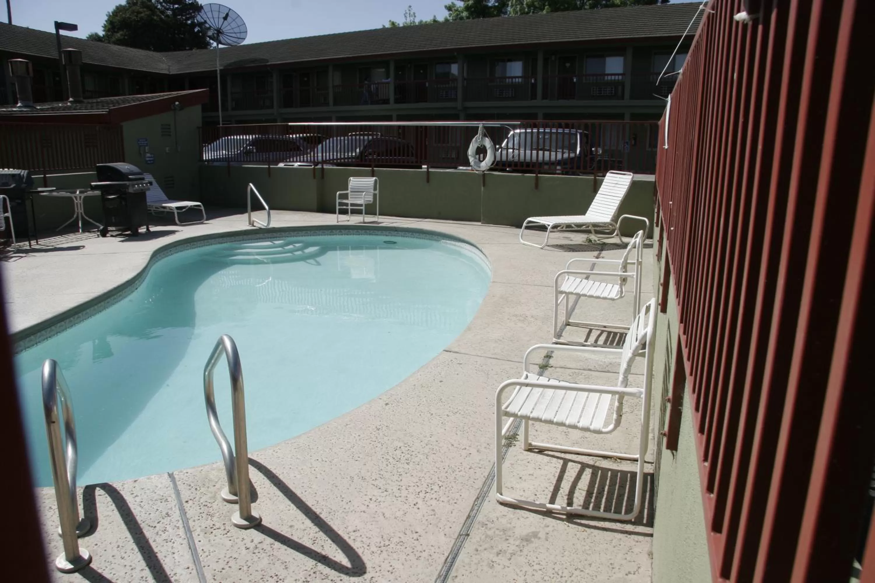 Swimming pool in INN at King City