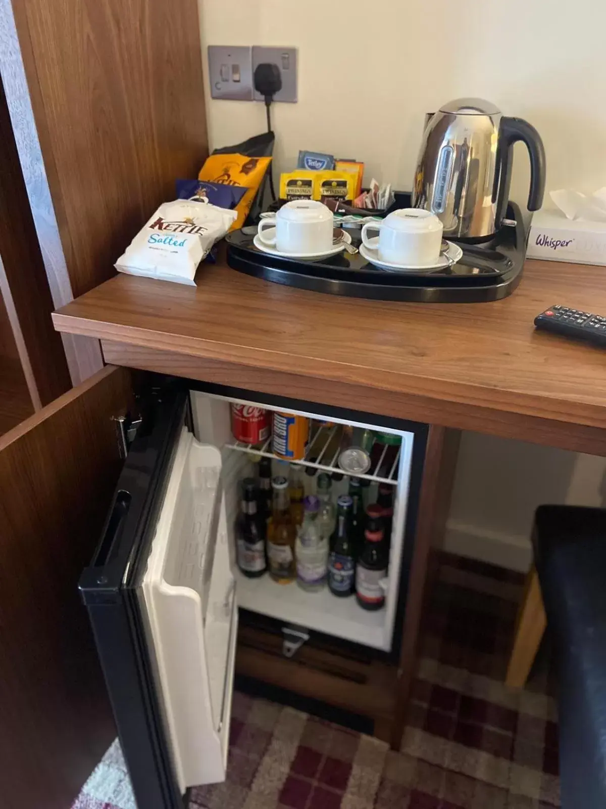 Coffee/tea facilities in Scone Arms Hotel
