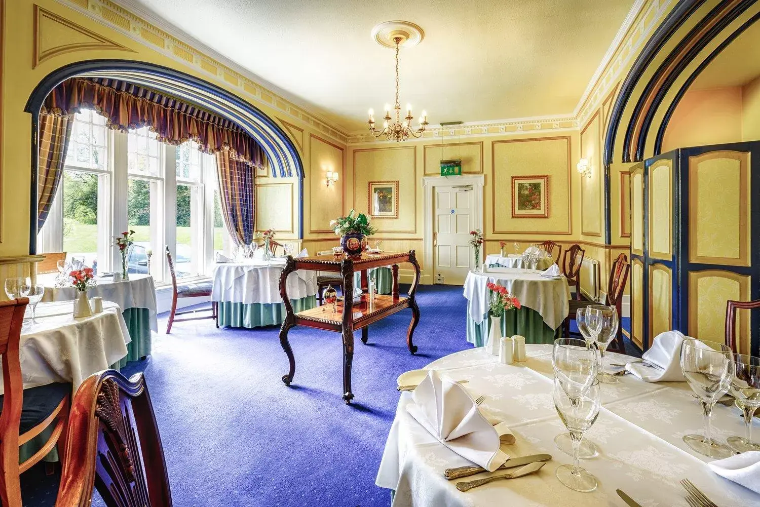 Restaurant/Places to Eat in Mansion House Hotel