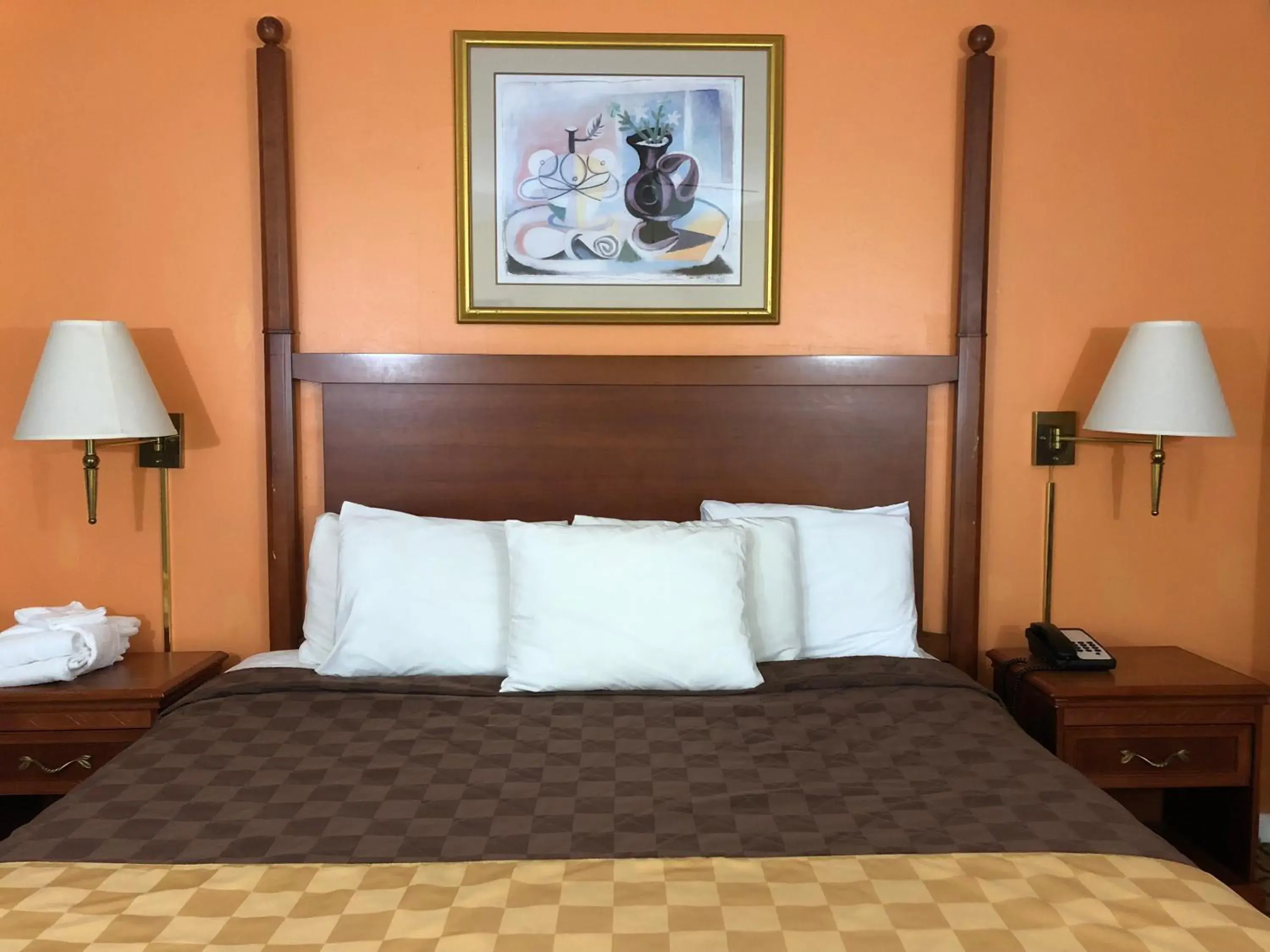 Bed in Alpine Inn & Spa