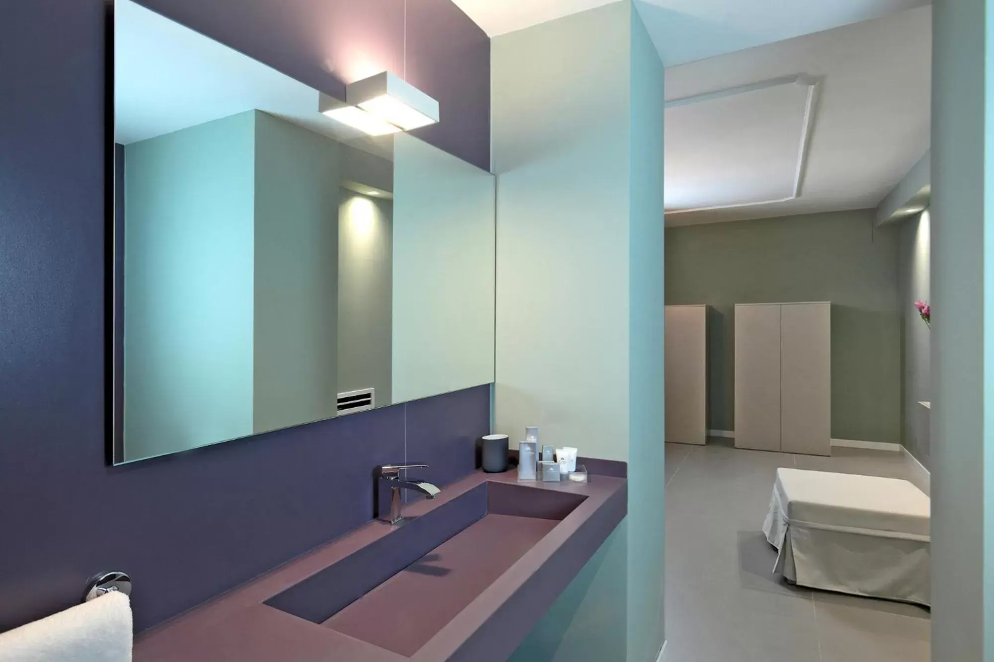 Double Room in B&Bari, via Cairoli - guesthouse Le Case di Aurelia Double Room in B&Bari, via Cairoli - guesthouse Le Case di Aurelia