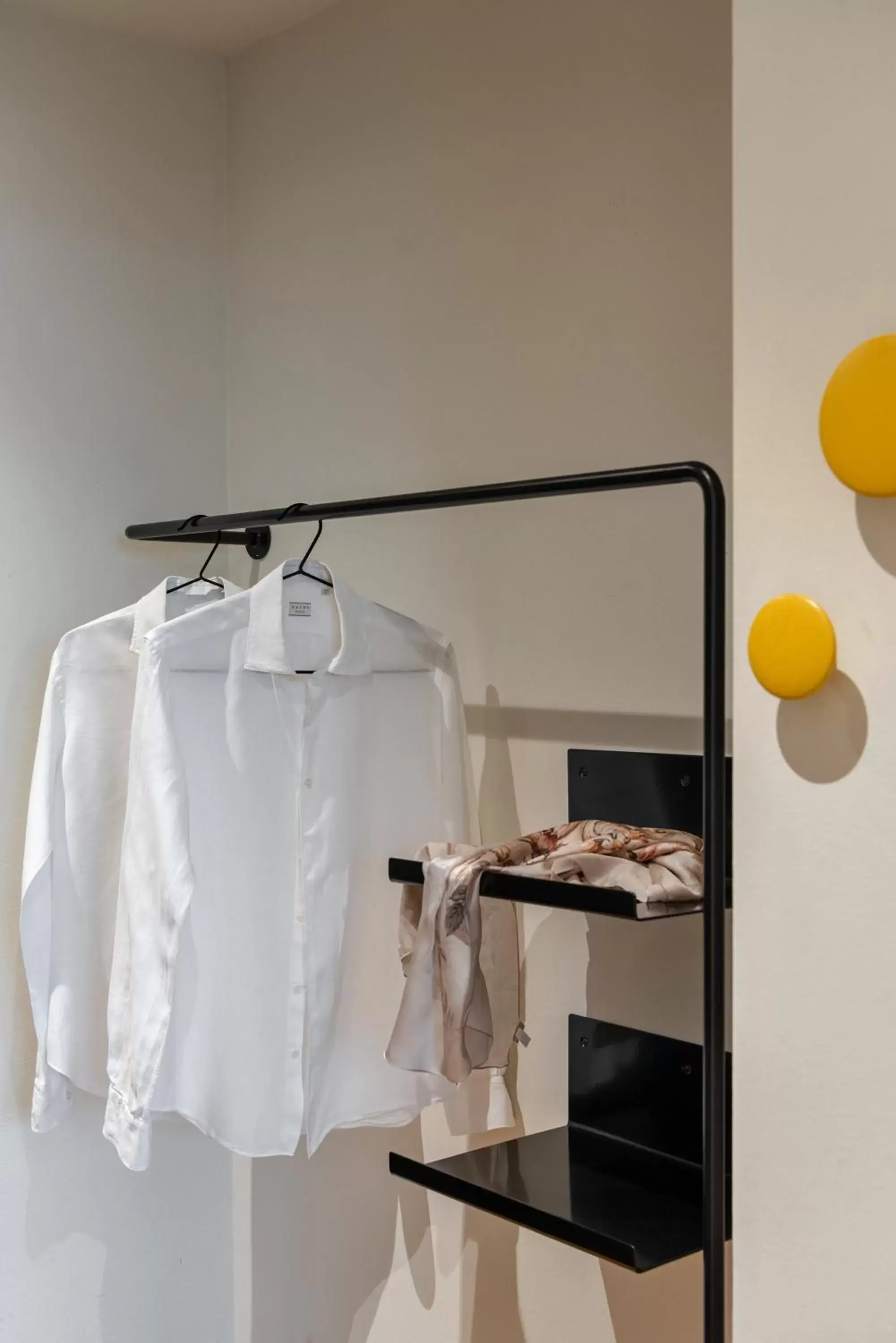 wardrobe, Bathroom in Hotel Leopardi