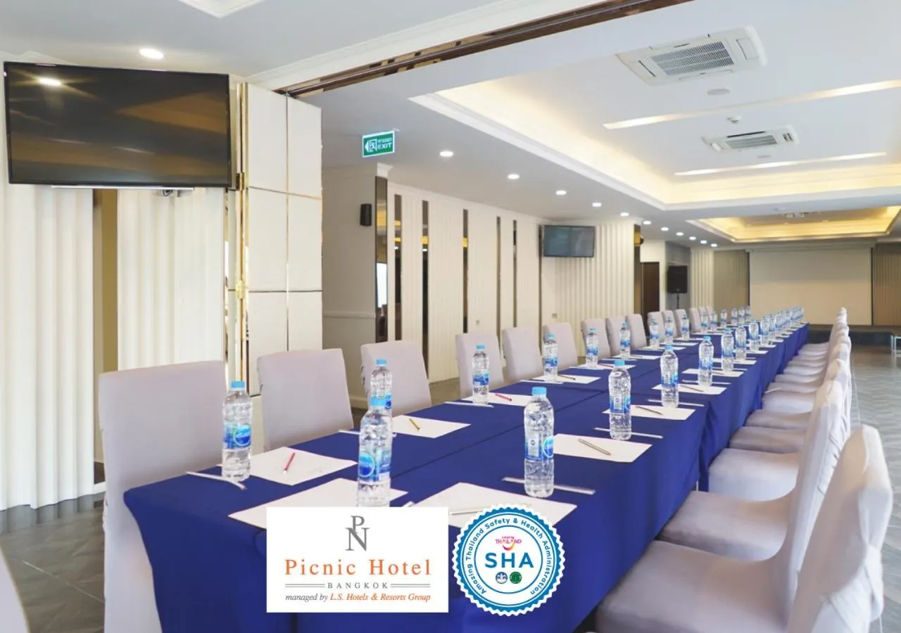 Meeting/conference room in Picnic Hotel Bangkok - Rang Nam