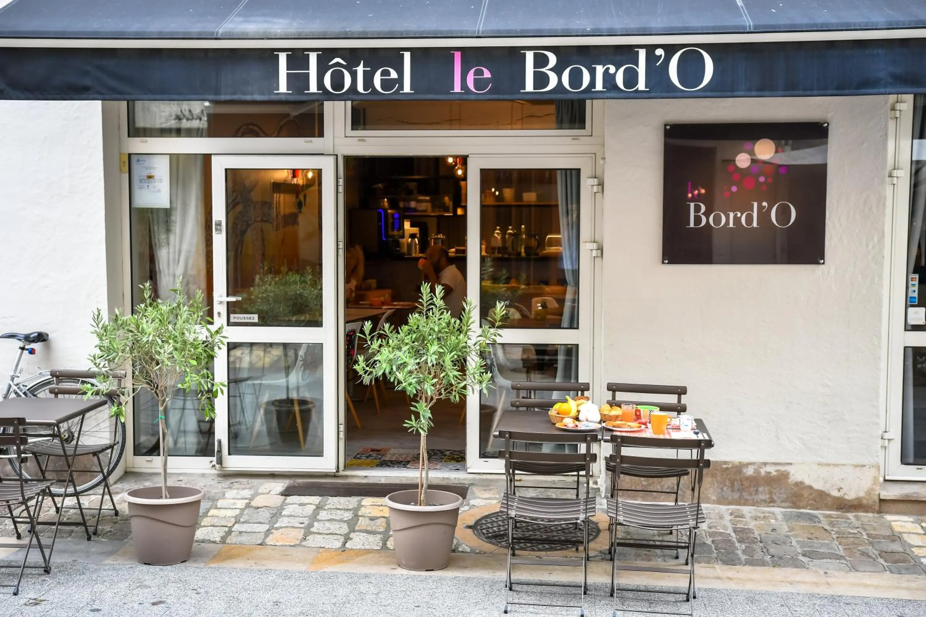 Facade/entrance in Hôtel Le Bord'O Vieux Port