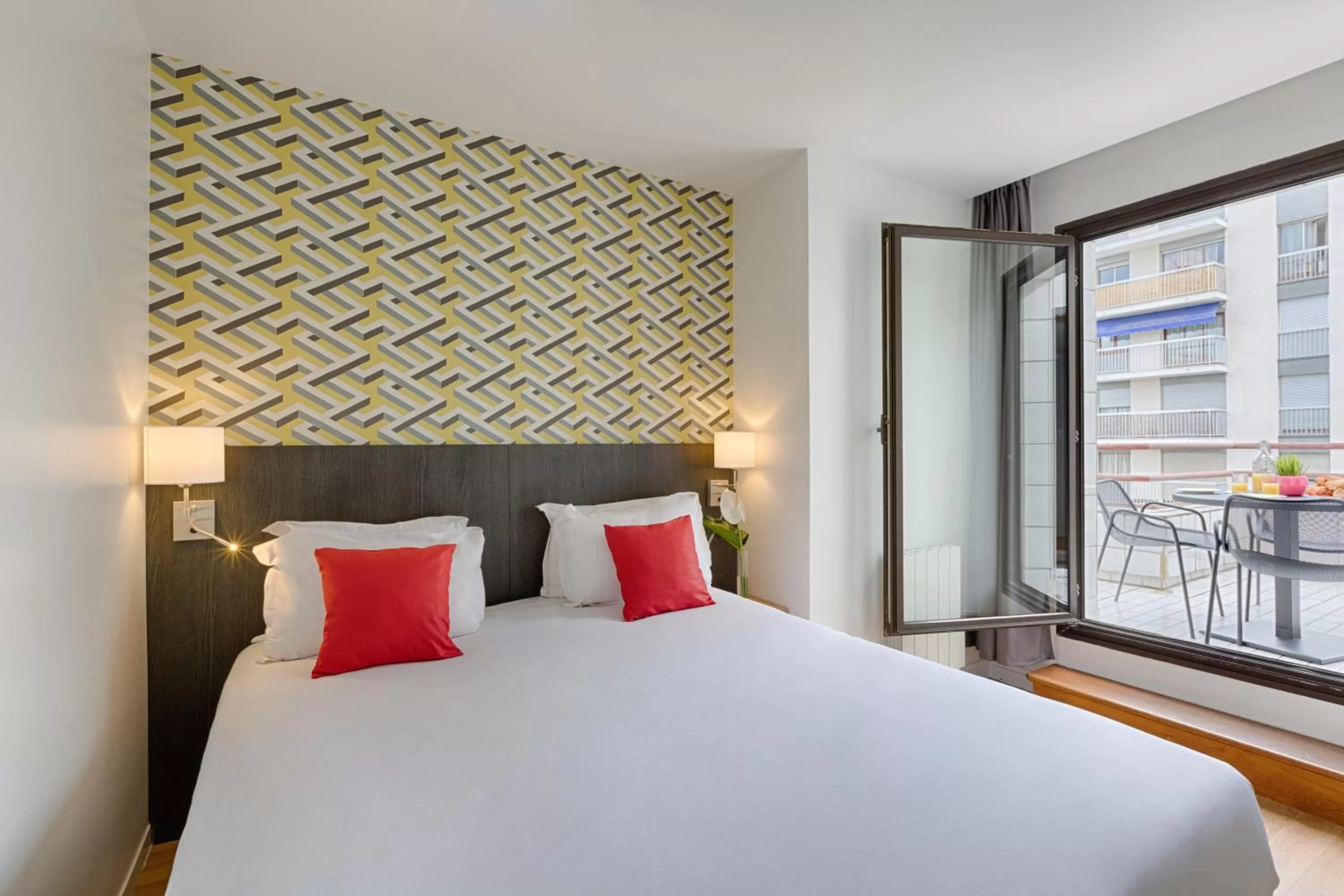 Bed in Citadines Austerlitz Paris