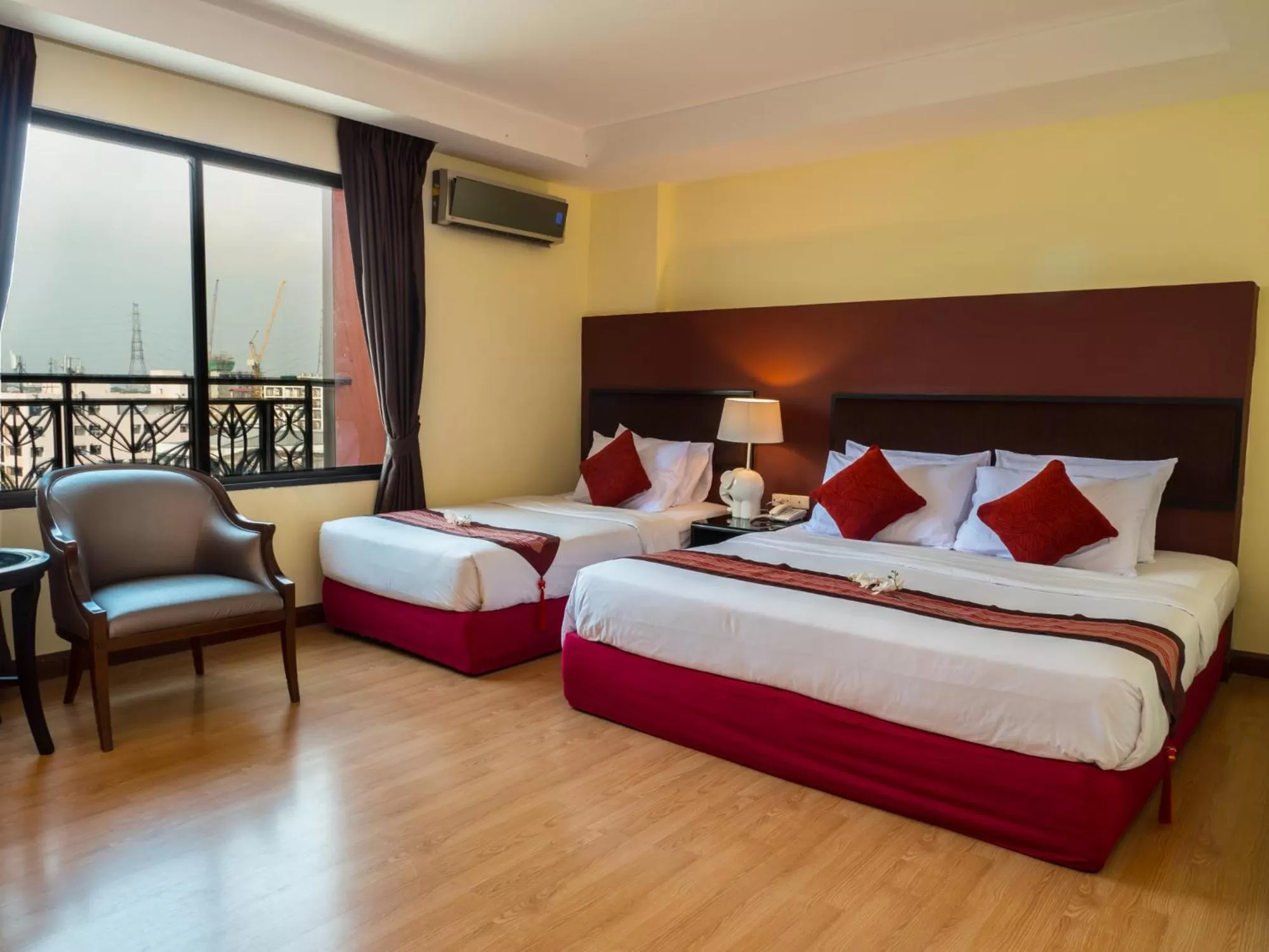 Bedroom, Bed in Atrium Boutique Hotel