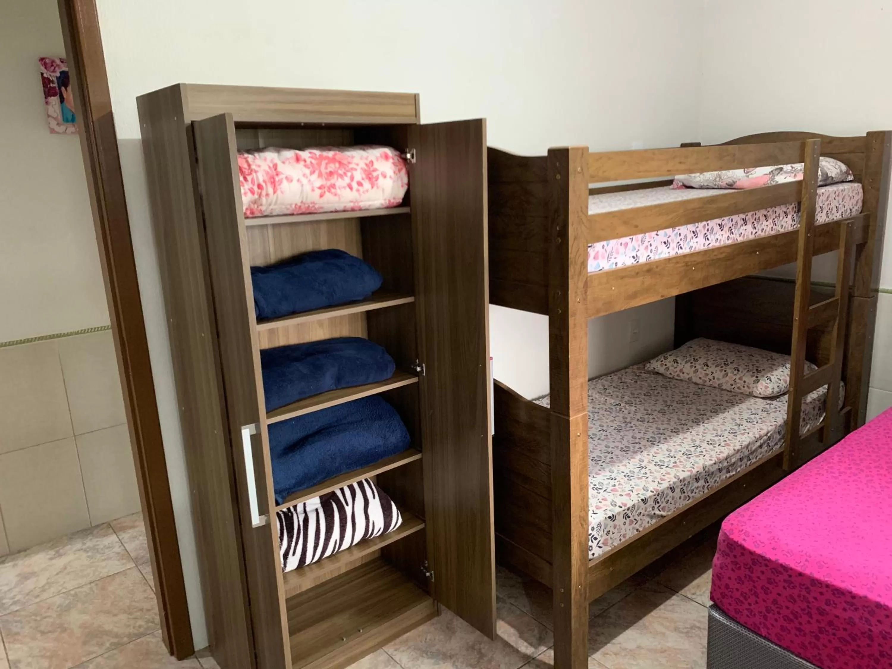 Bed, Bunk Bed in Pousada Tio Tonho