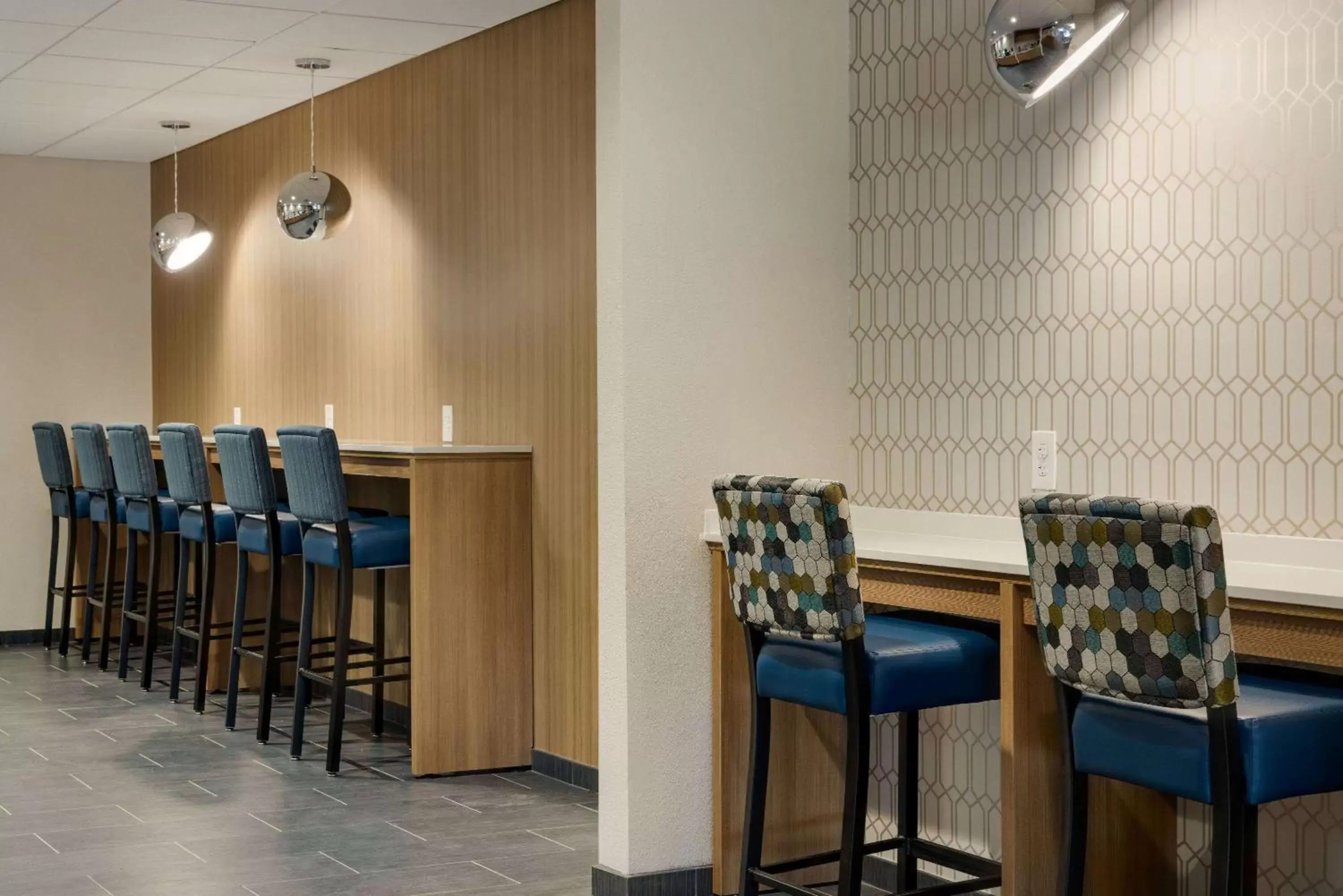 Restaurant/places to eat in Microtel Inn & Suites by Wyndham Gambrills