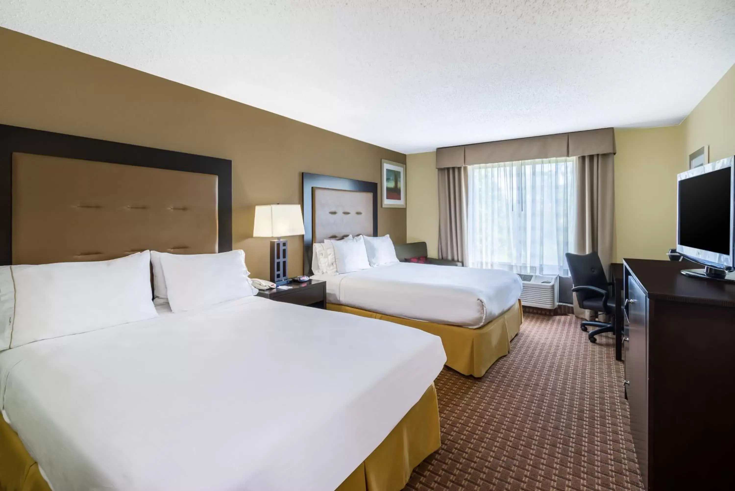 Photo of the whole room in Holiday Inn Express Hotel & Suites-North East, an IHG Hotel