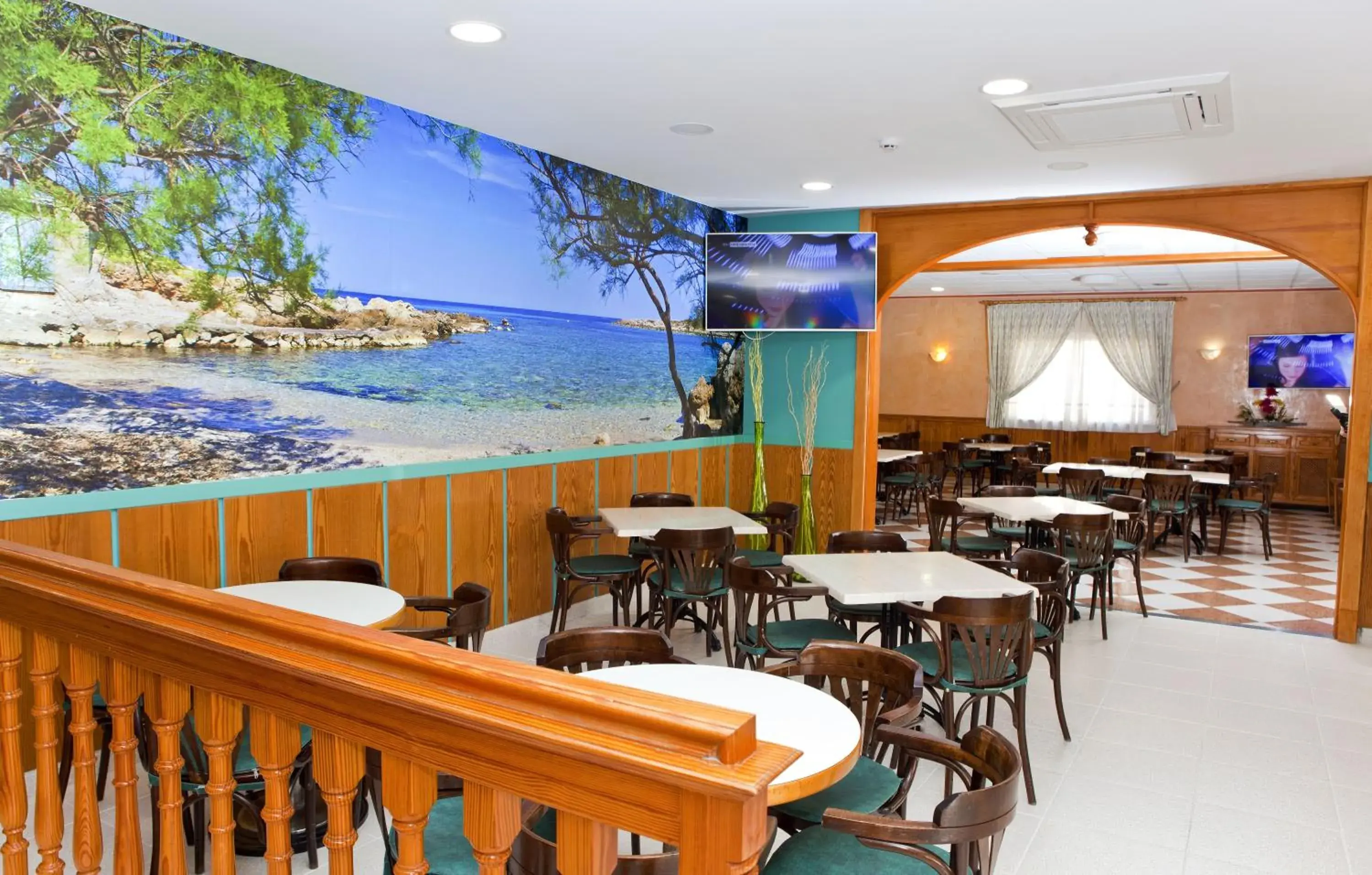 Restaurant/Places to Eat in Hotel Playa Sol