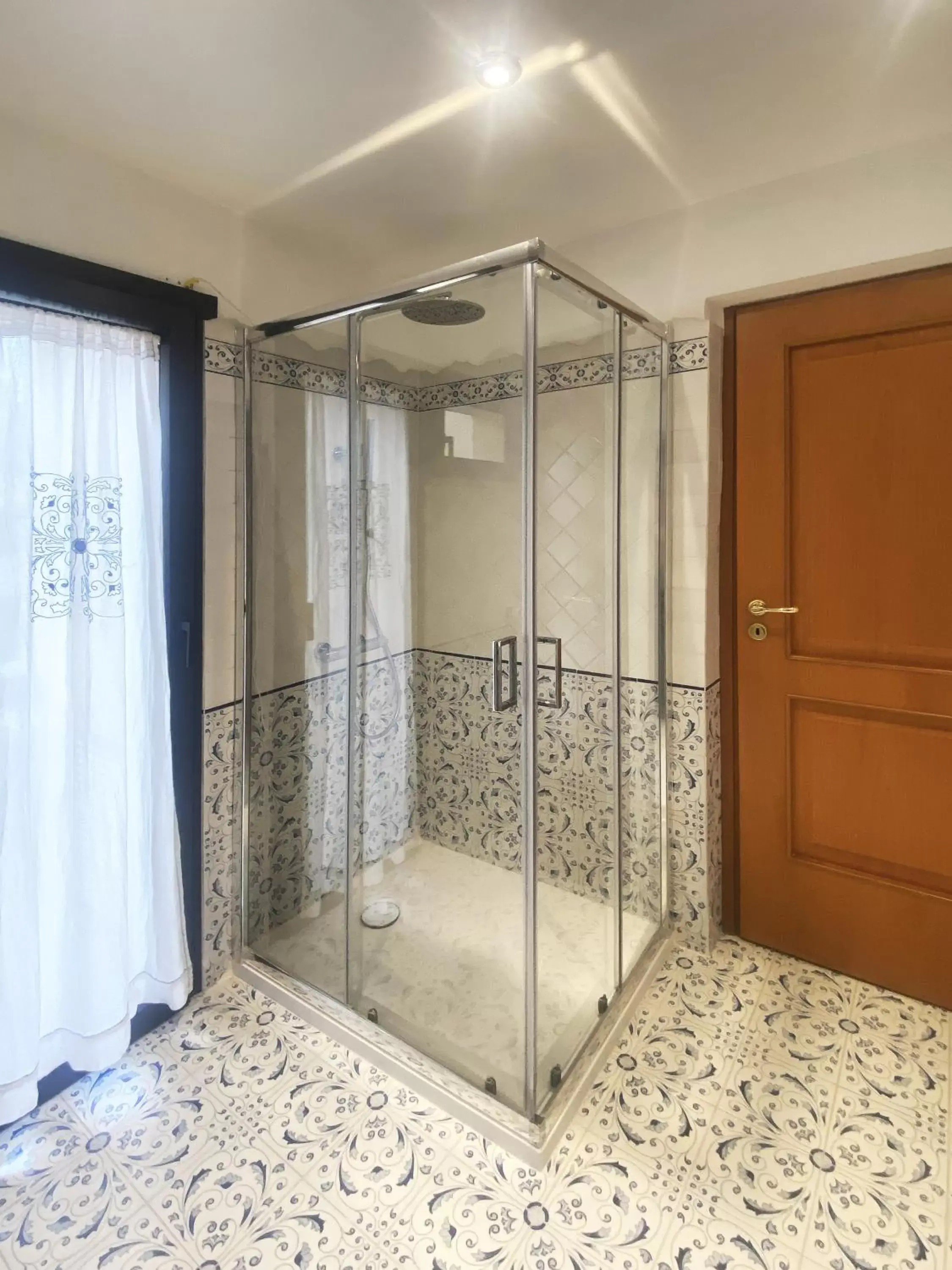 Shower, Bathroom in B&B Al Pergolato