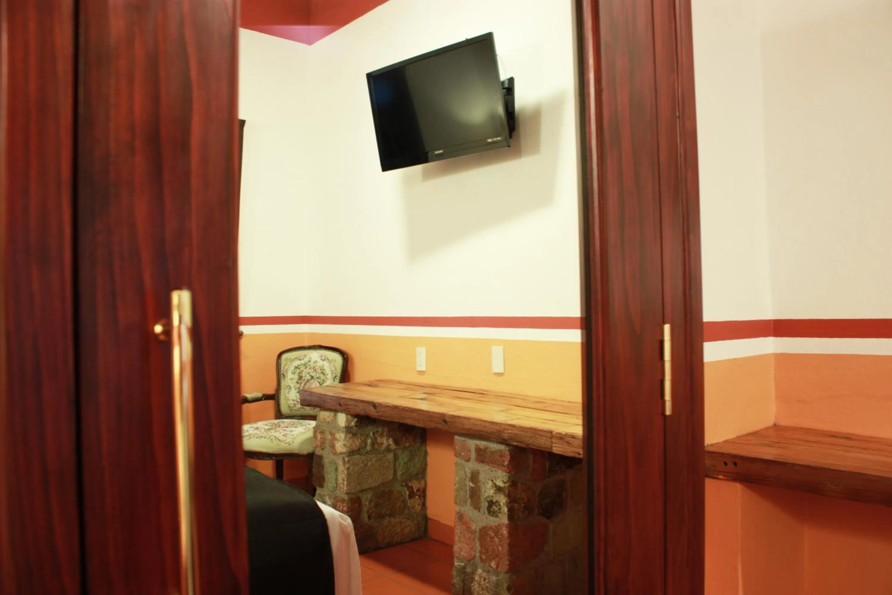 TV and multimedia in Hotel de la Paz