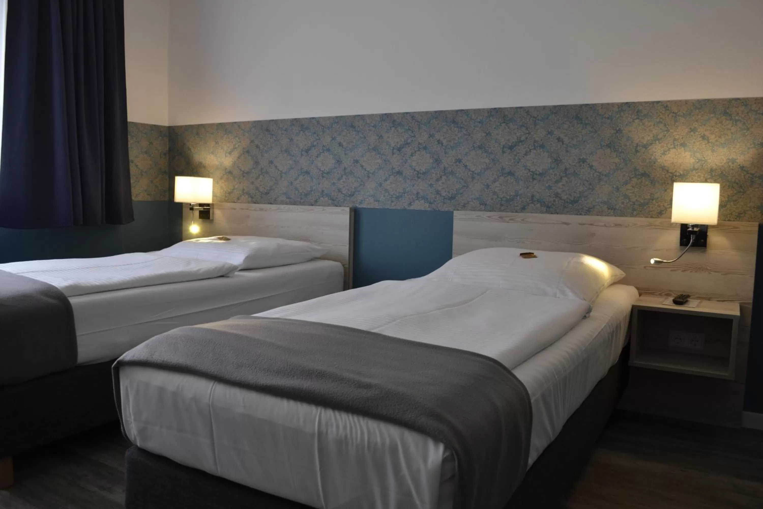 Photo of the whole room, Bed in Hotel-Café-Galerie