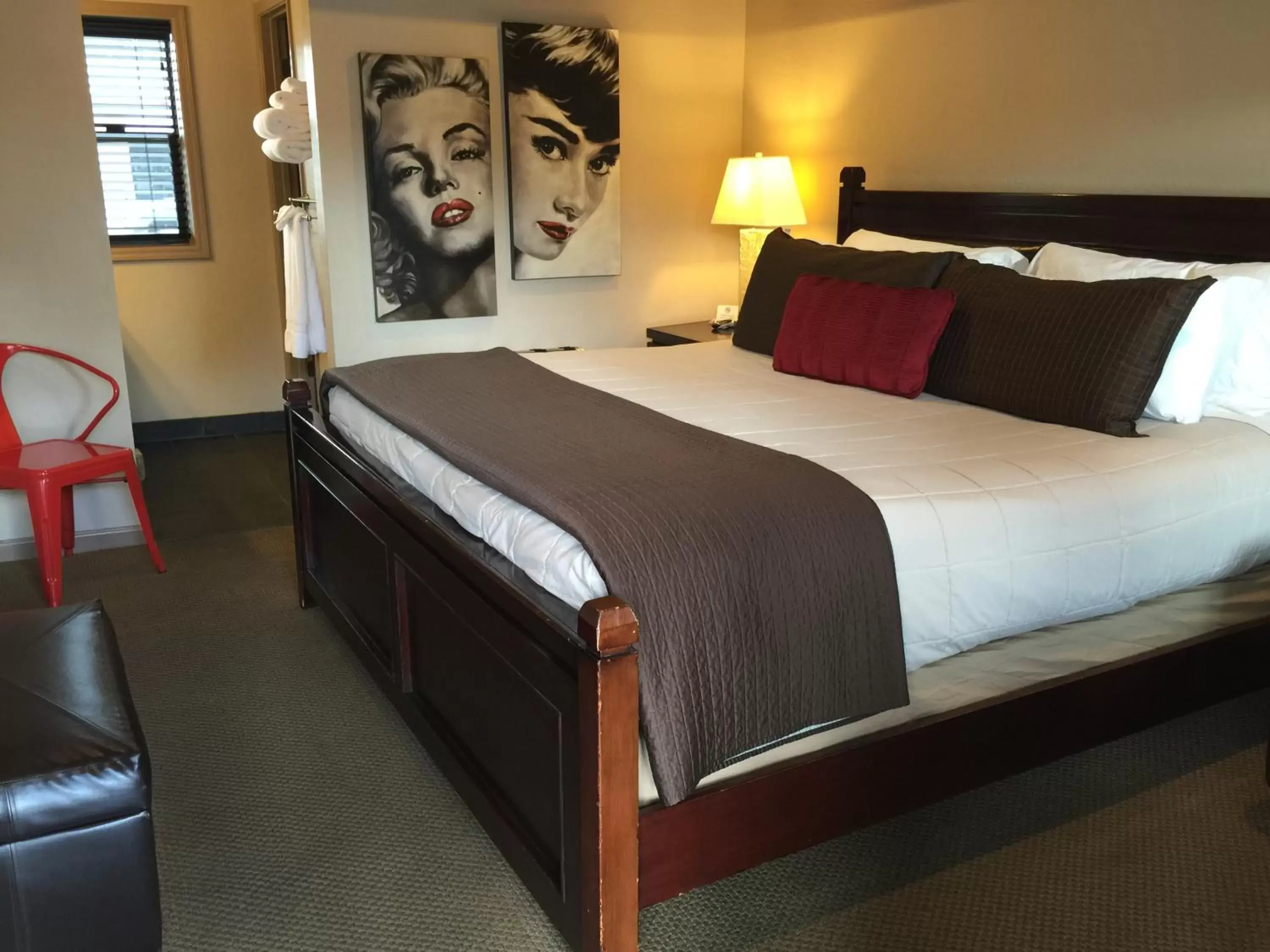 Standard King Room - Non-Smoking  in Rodeway Inn & Suites Williams Downtowner-Rte 66