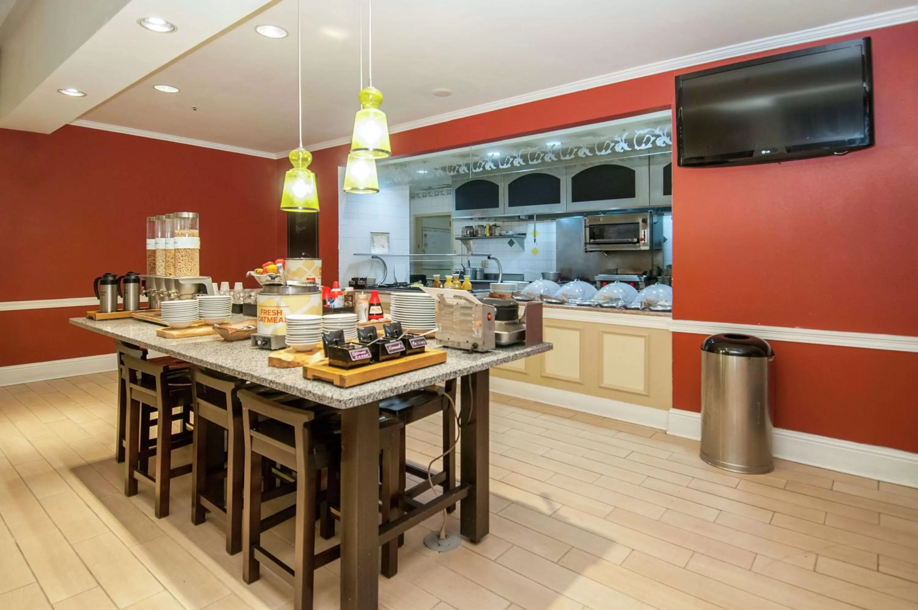 Dining area, Restaurant/Places to Eat in Hilton Garden Inn New Orleans Airport