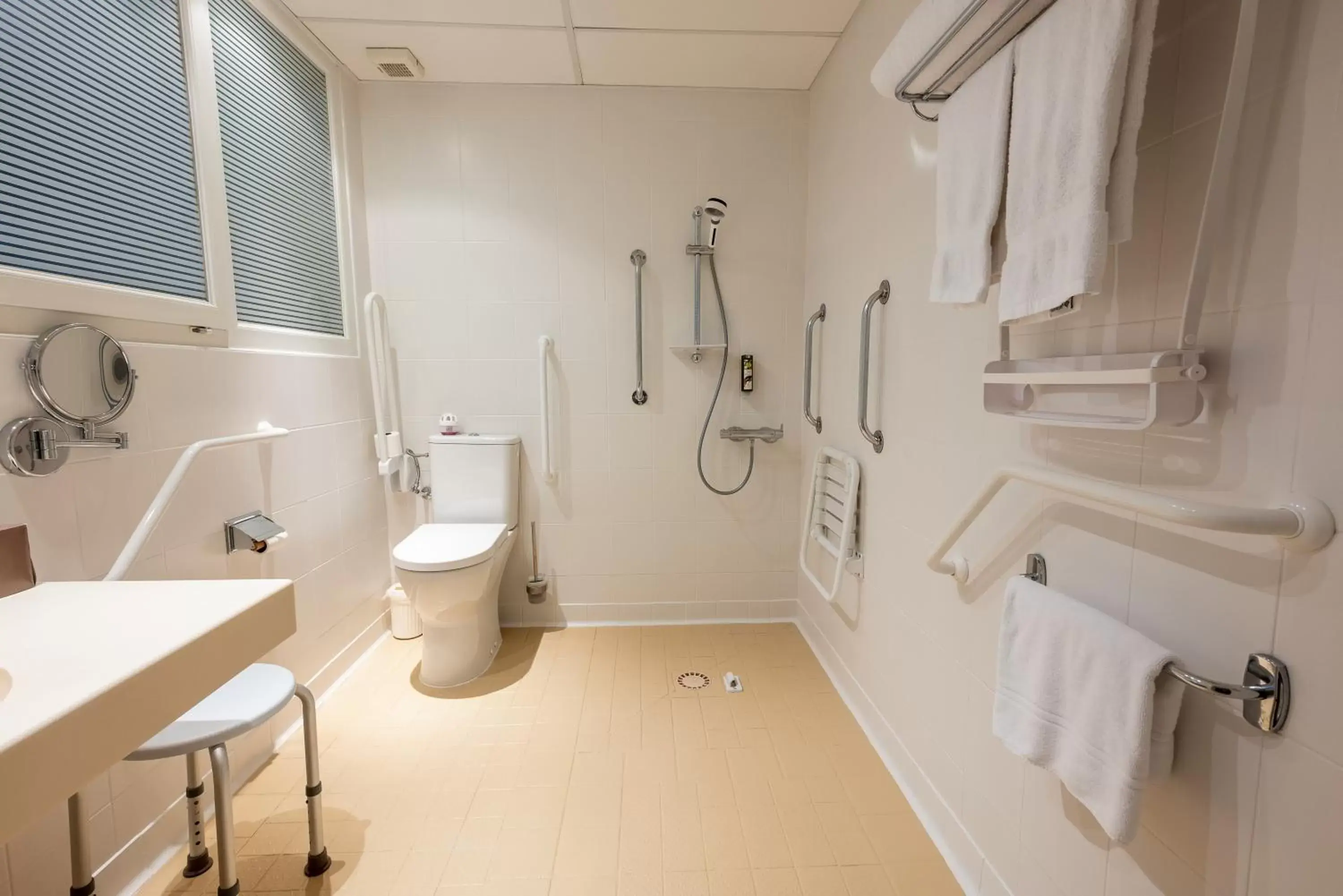 Twin Room Garden view - Disability Access in Logis Hôtel Rêve de Sable Twin Room Garden view - Disability Access in Logis Hôtel Rêve de Sable