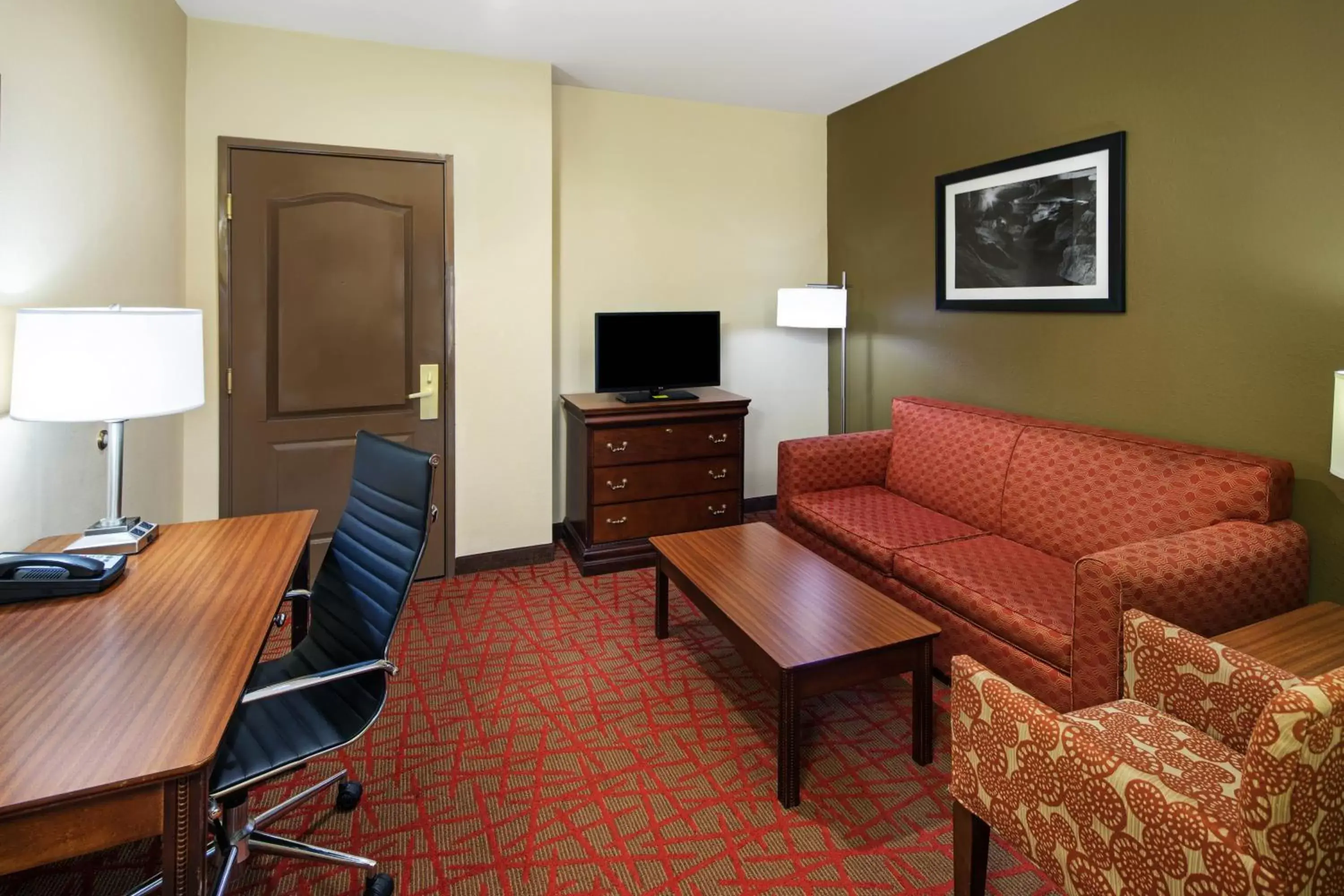Communal lounge/ TV room, Seating Area in La Quinta by Wyndham Oxford - Anniston