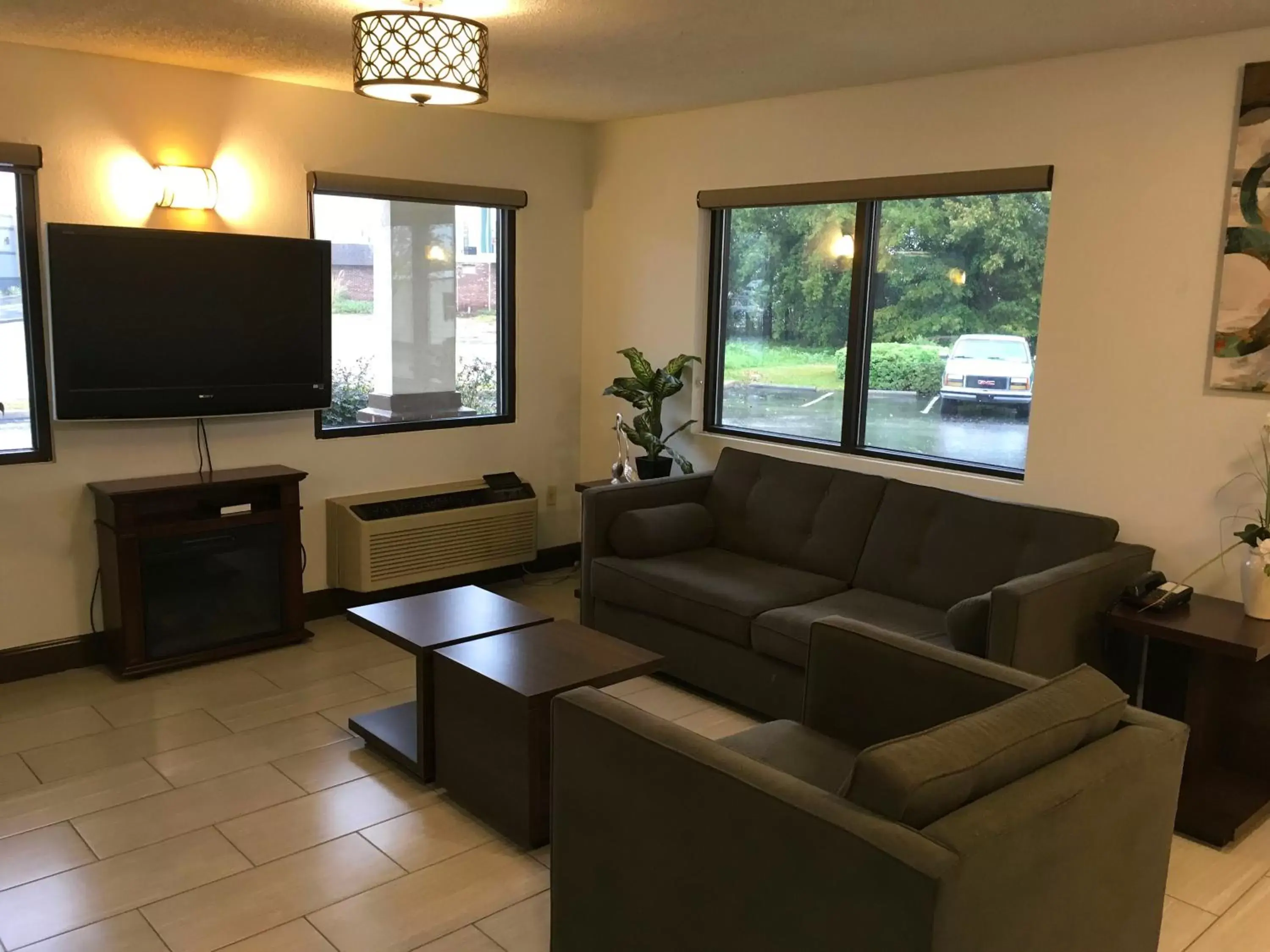 Lobby or reception, Seating Area in GuestHouse Inn Dothan