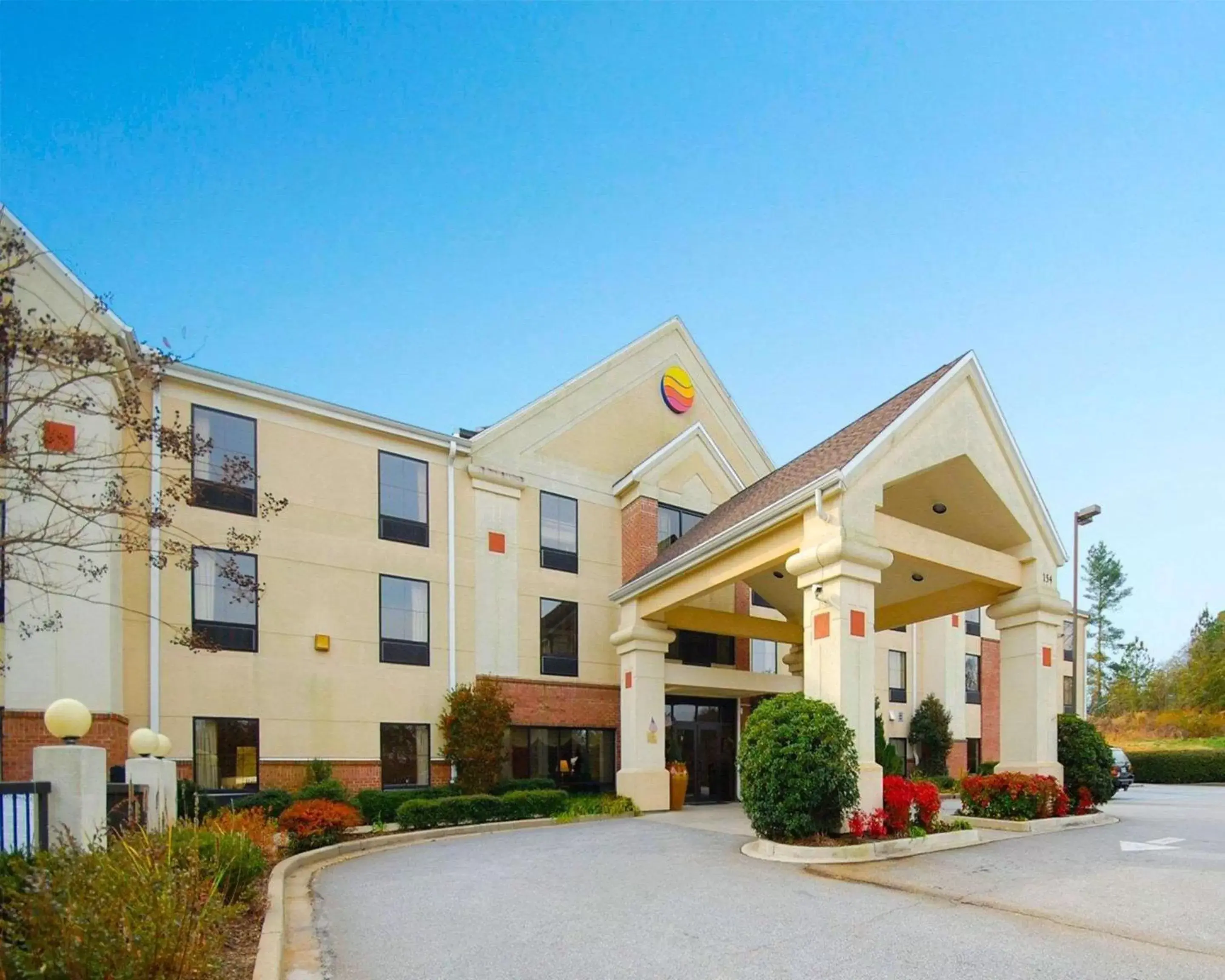 Property Building in Comfort Inn & Suites at I-85