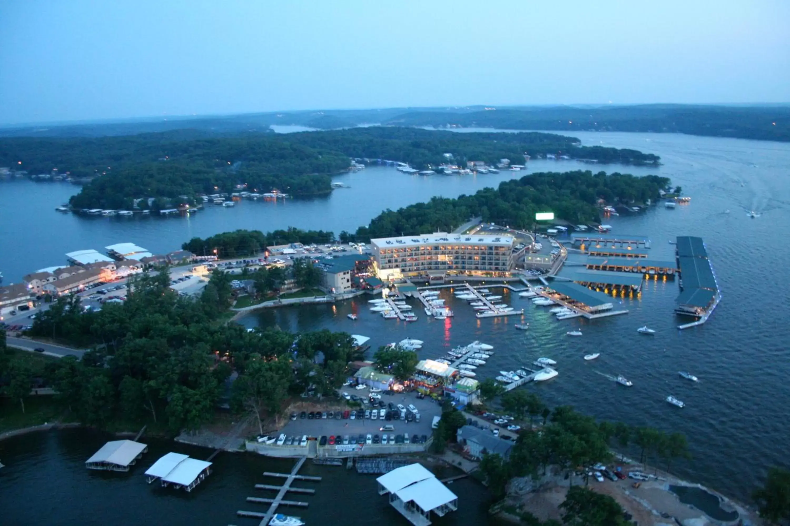 Bird's eye view, Bird's-eye View in Camden on the Lake Resort