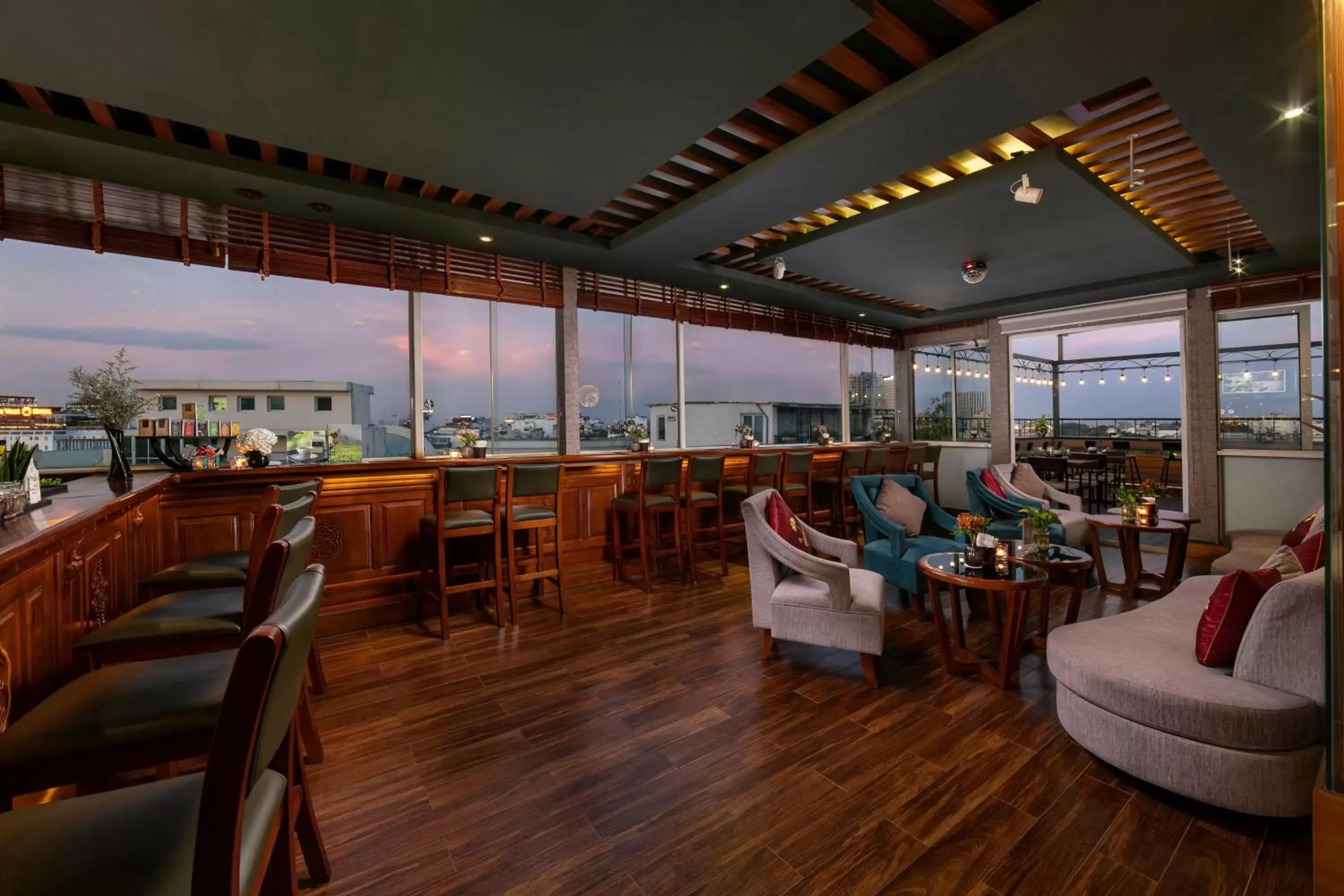 Lounge or bar, Restaurant/Places to Eat in Hanoi Pearl Hotel
