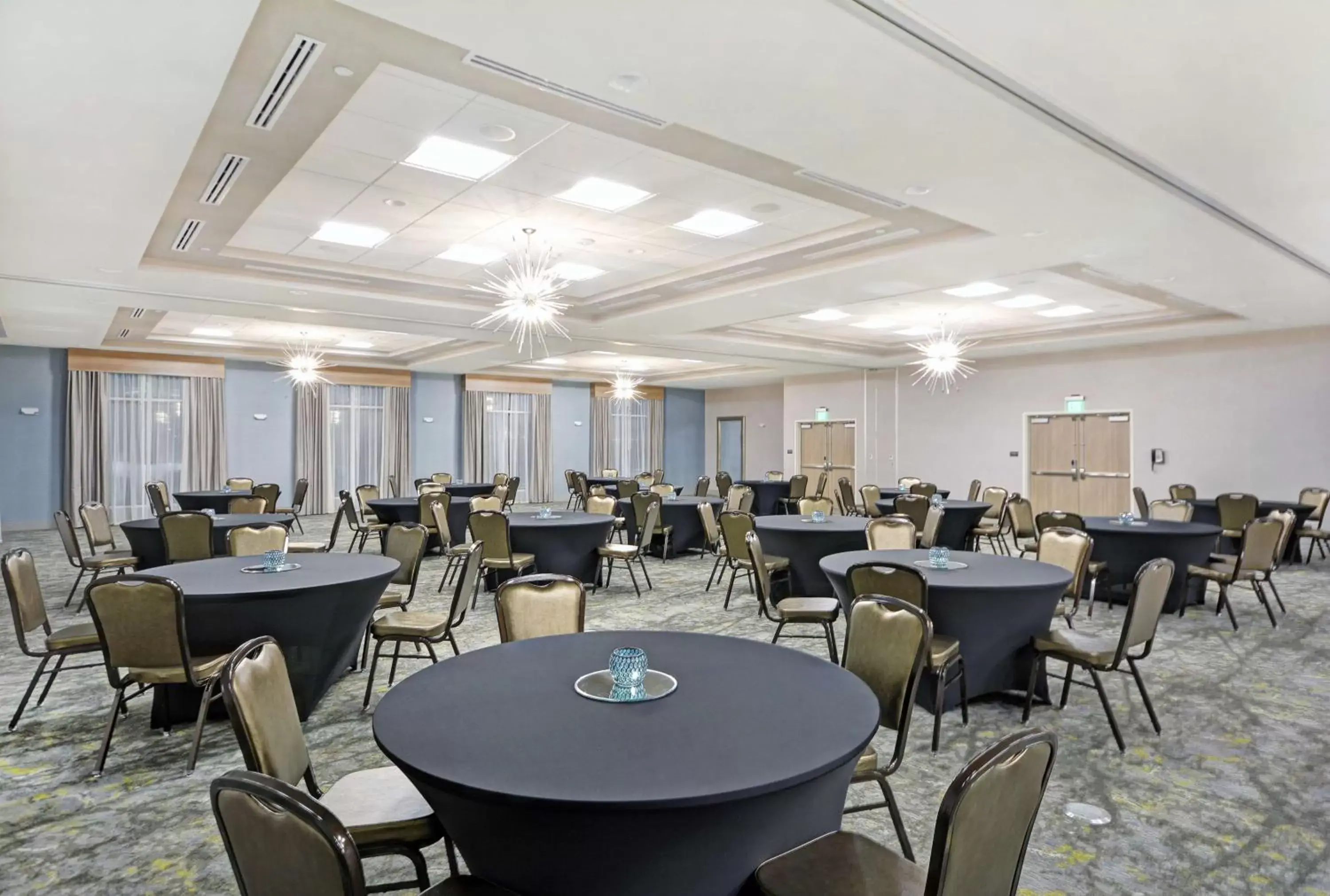 Meeting/conference room, Restaurant/Places to Eat in Hilton Garden Inn Houston Hobby Airport