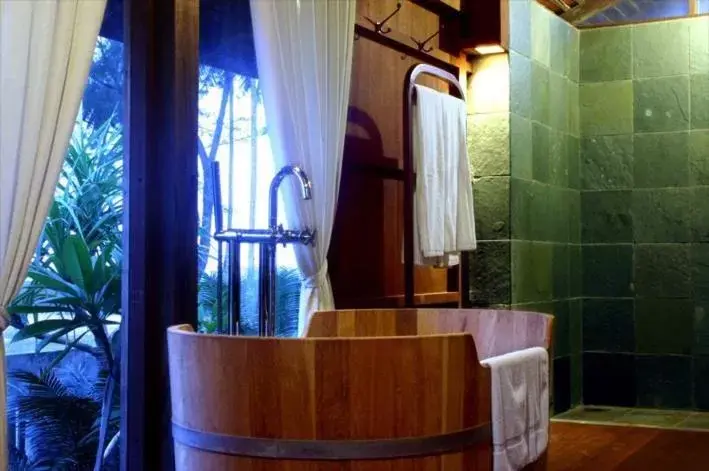 Bathroom in Terrapuri Heritage Village, Penarik