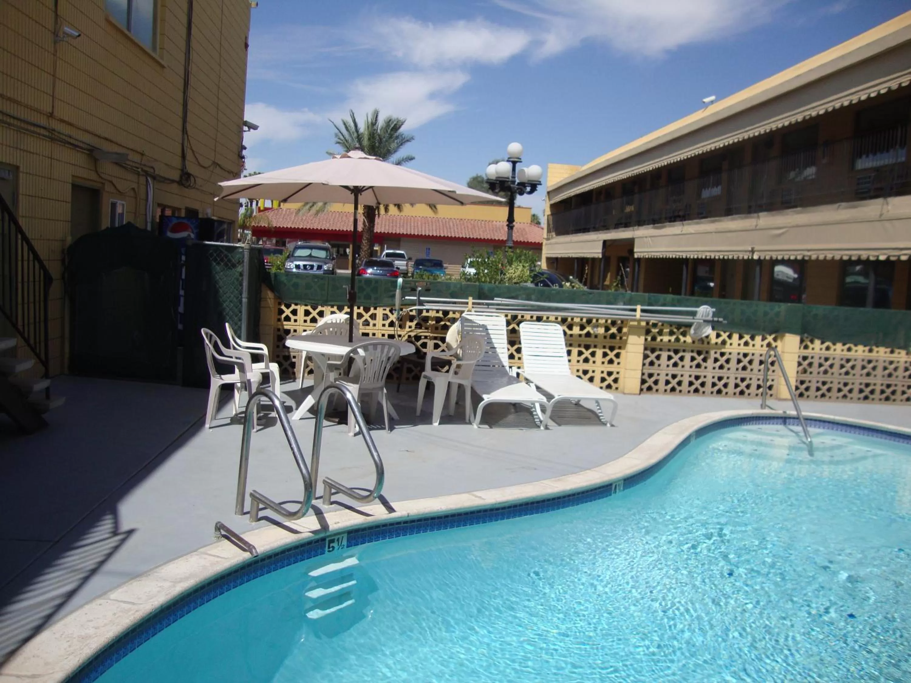 Pool view in Townhouse Inn and Suites