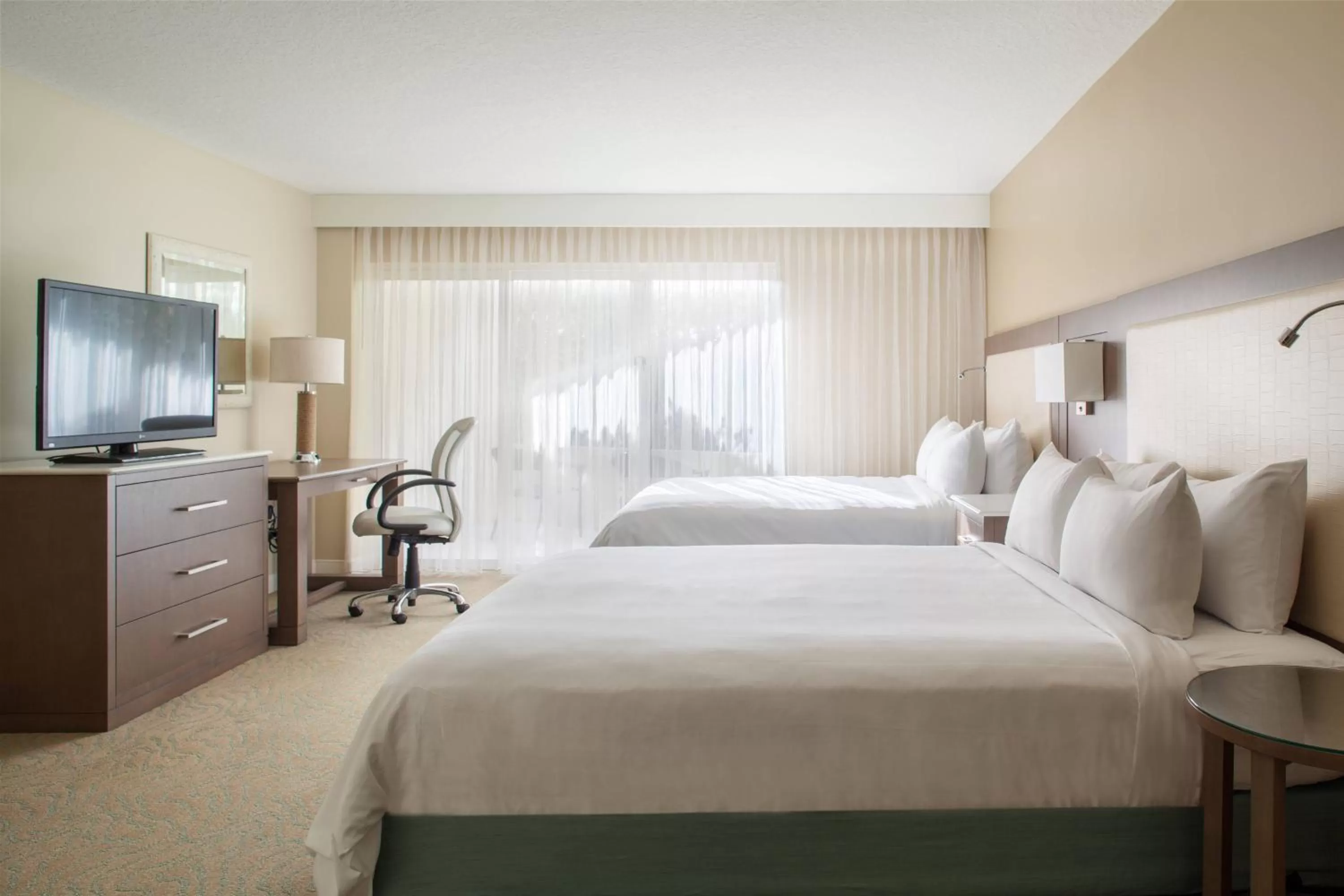 Queen Room with Two Queen Beds - Hearing Accessible in Fort Lauderdale Marriott Pompano Beach Resort