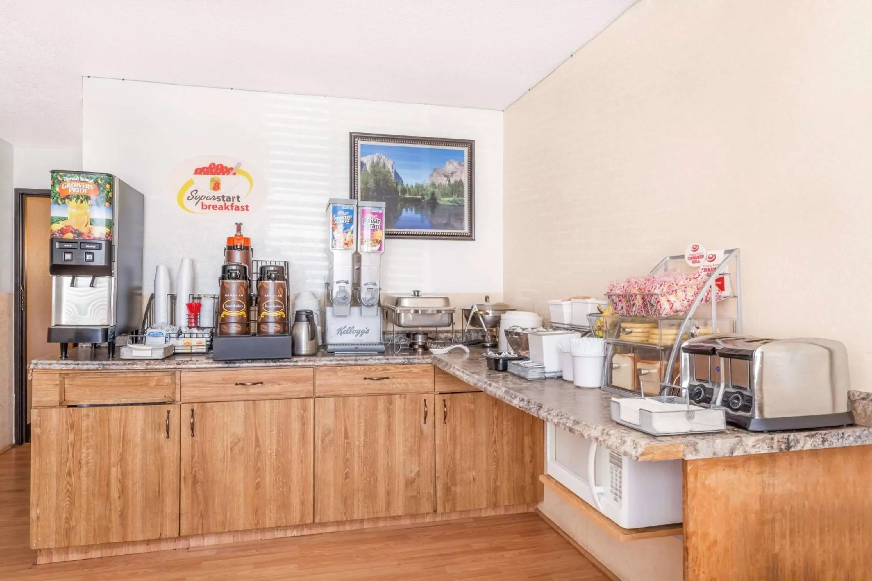 Restaurant/places to eat in Super 8 by Wyndham Montgomery Maybrook Restaurant/places to eat in Super 8 by Wyndham Montgomery Maybrook