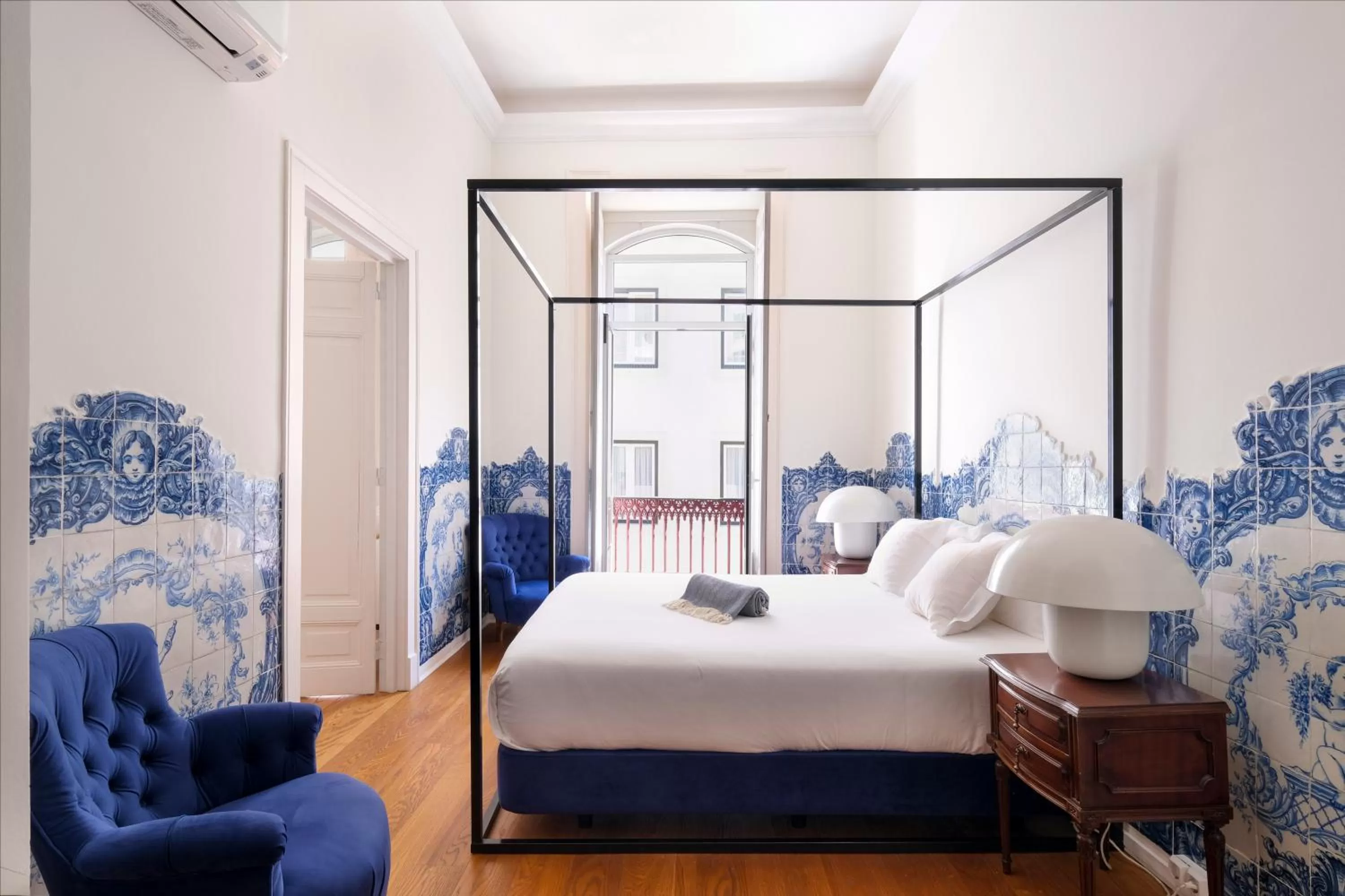 Bedroom, Bed in 1869 Príncipe Real House