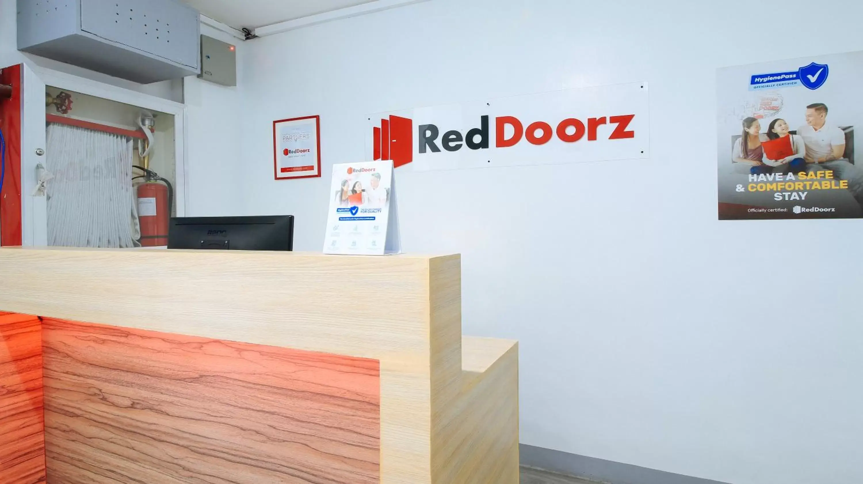 Lobby or reception in RedDoorz near Zobel Roxas St