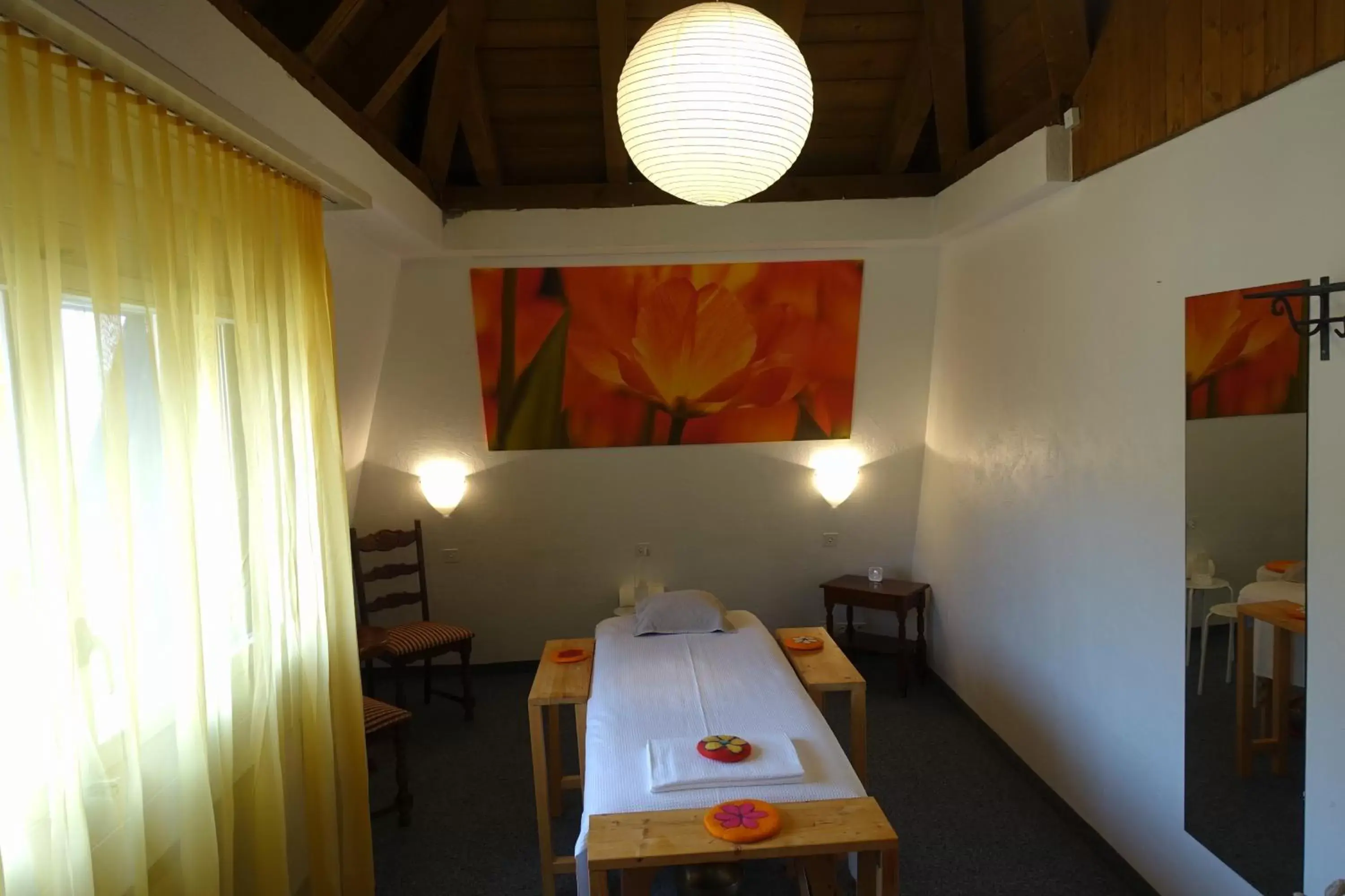 Massage, Room Photo in Schlosshotel - Self Check-In Hotel