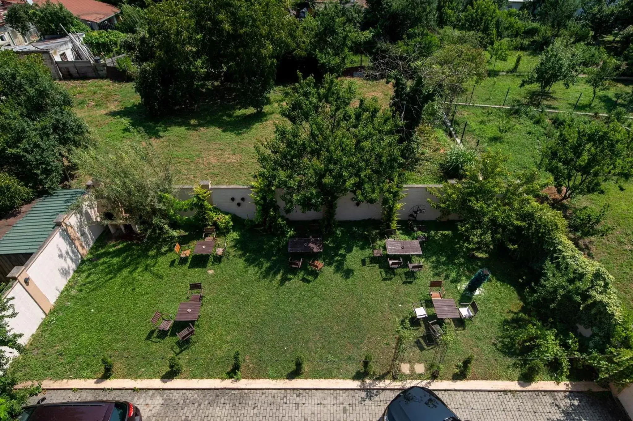 Garden in Hotel Oxford Inns&Suites