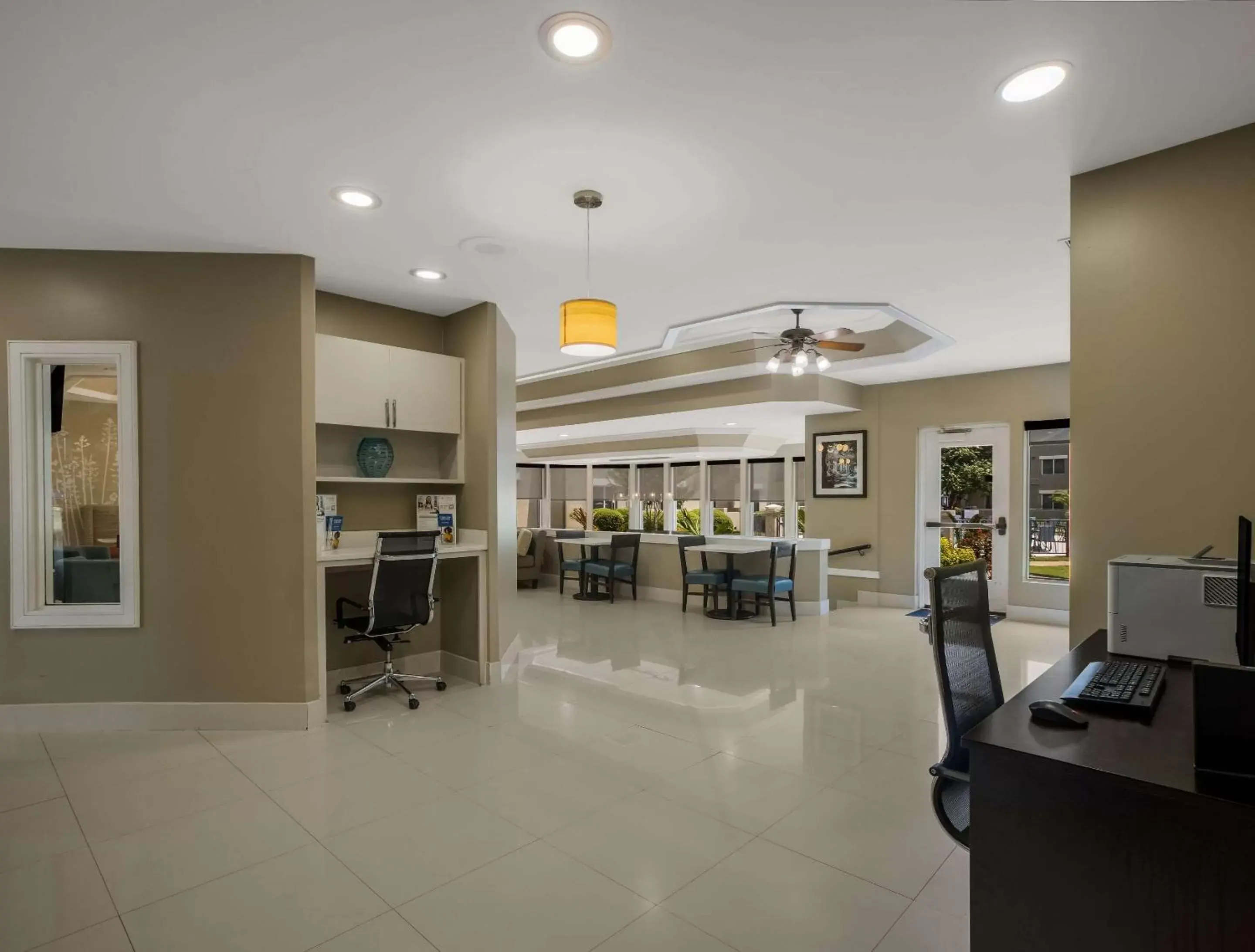 Lobby or reception, Lobby/Reception in MainStay Suites Savannah Midtown