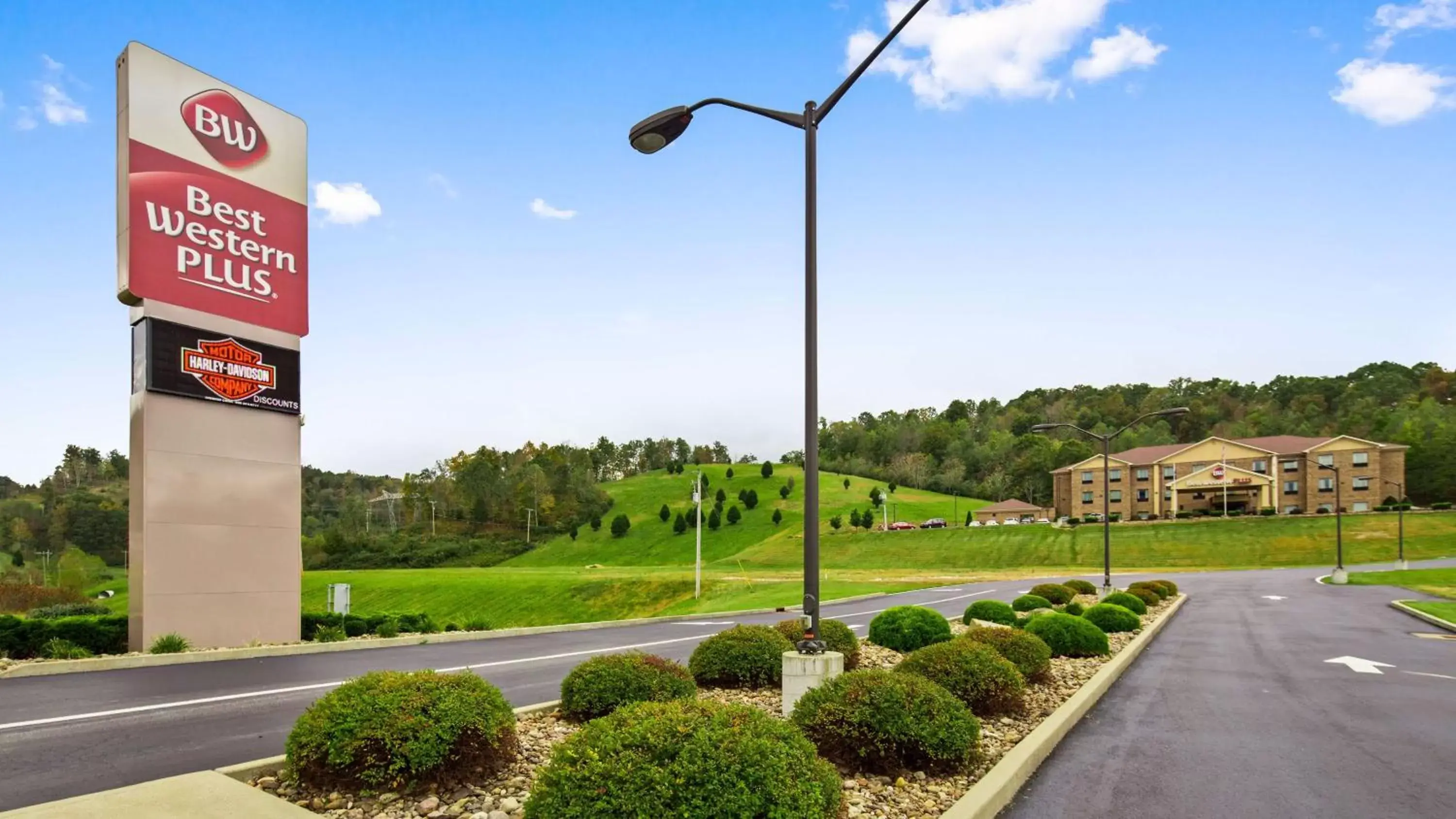 Property building in Best Western Plus Louisa Property building in Best Western Plus Louisa