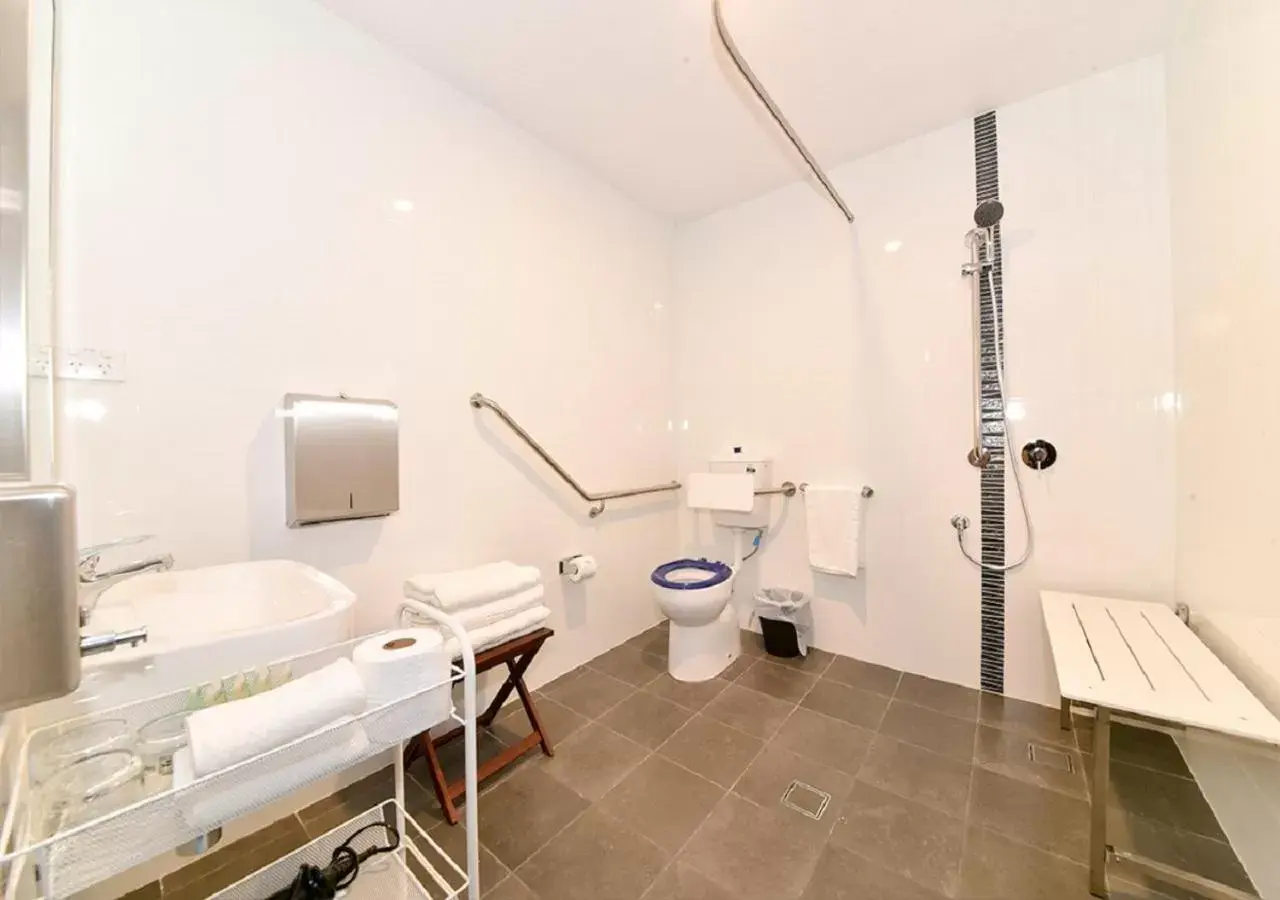 Bathroom in Sinofield Edu-Retreat