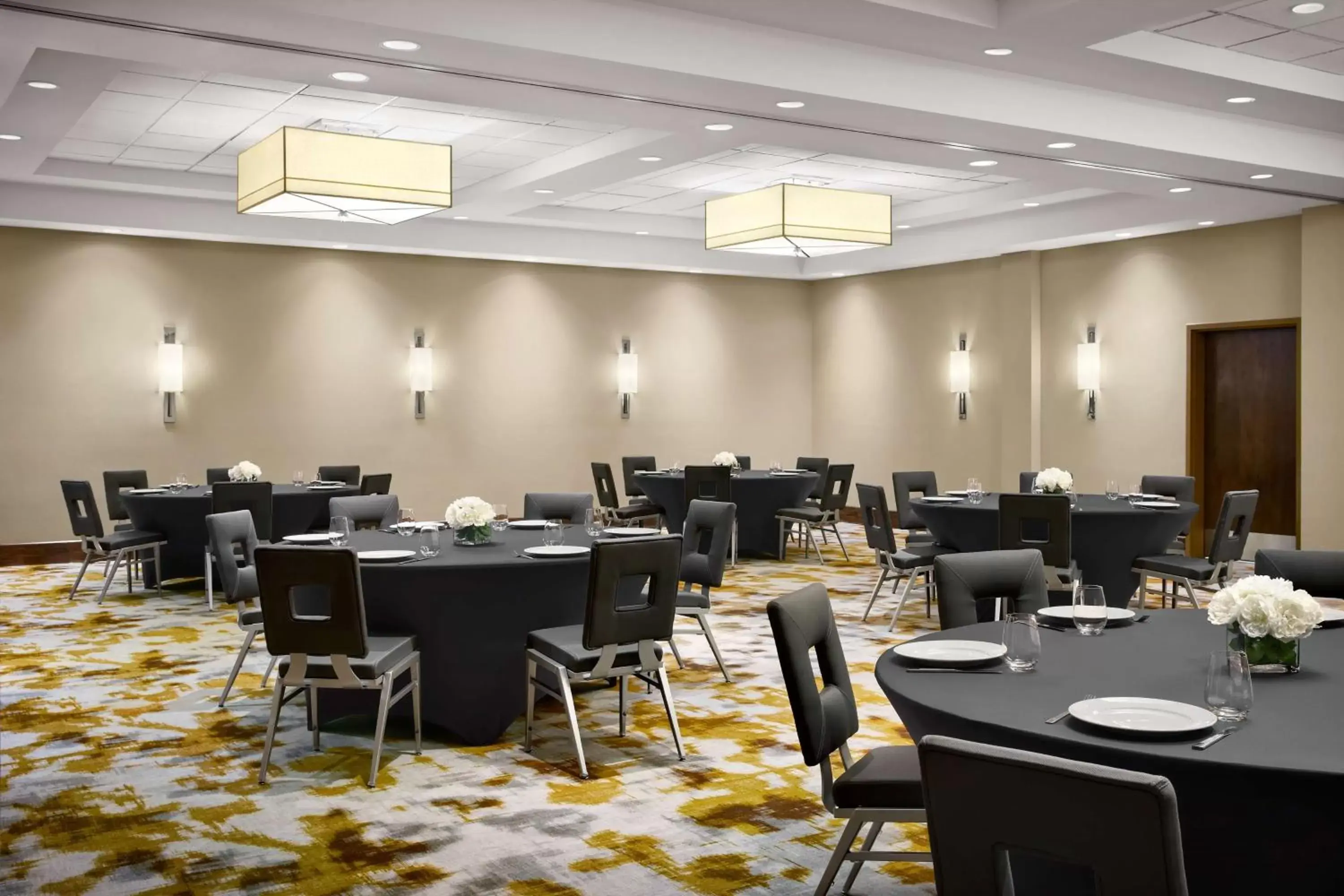 Meeting/conference room, Restaurant/Places to Eat in Hilton Garden Inn Dallas Richardson