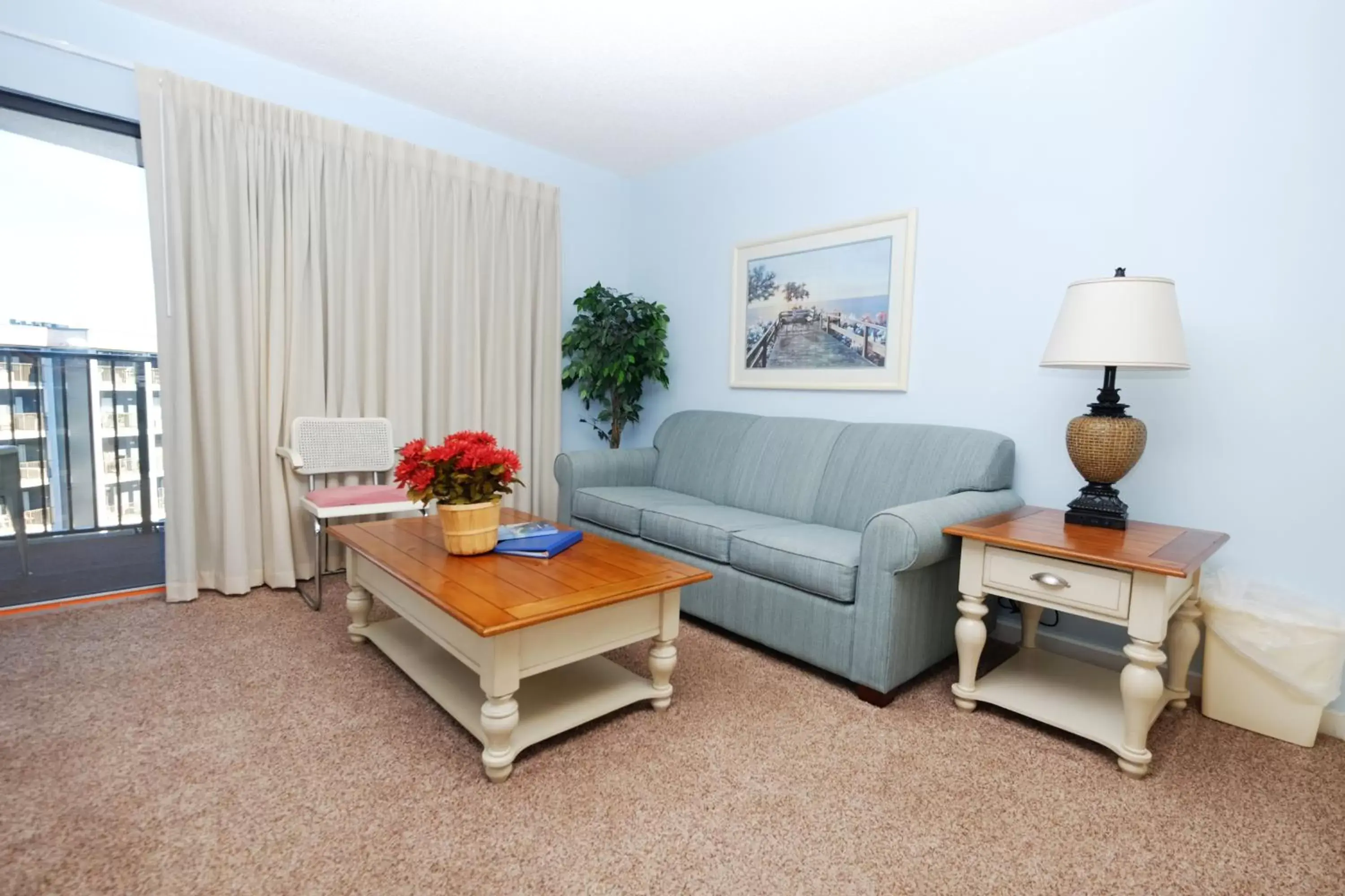 Living room, Seating Area in Myrtle Beach Resort by Beach Vacations