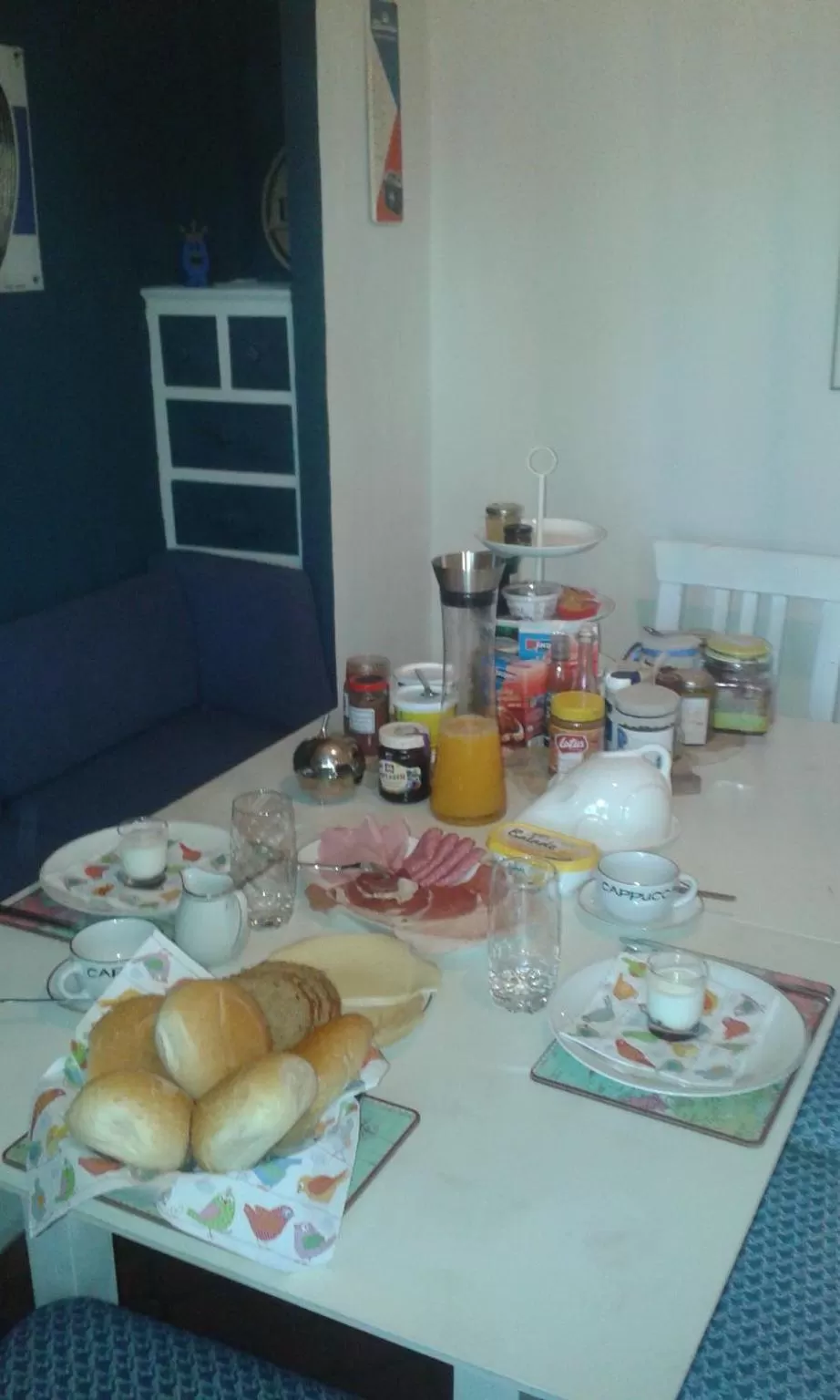 Buffet breakfast in Villa Lumina